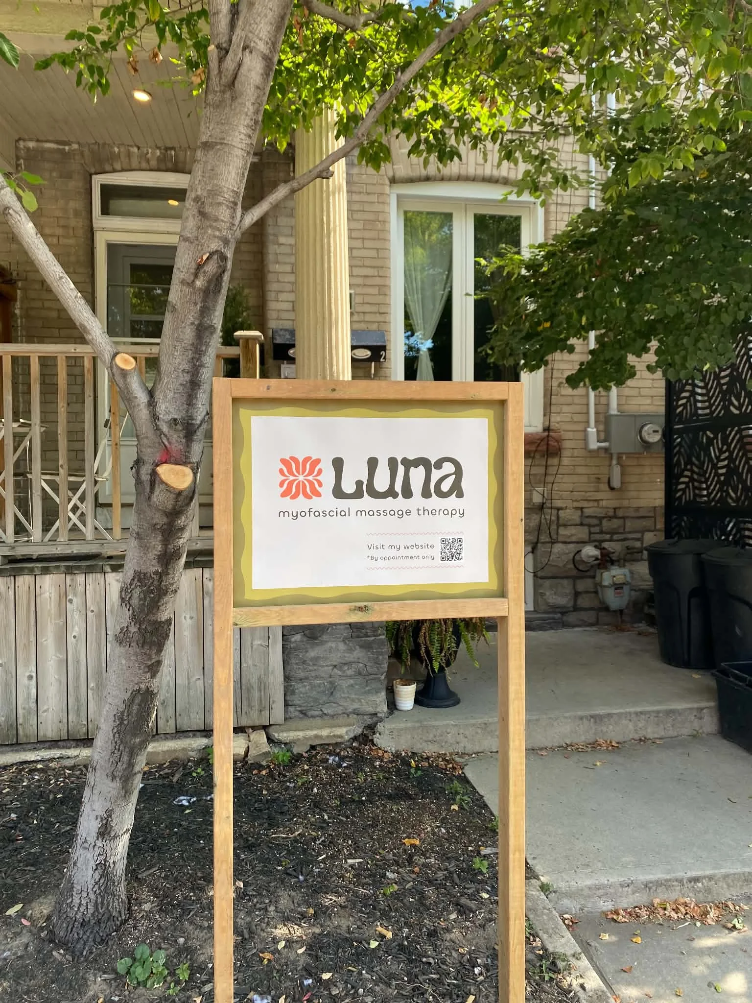 Luna | Sign Design