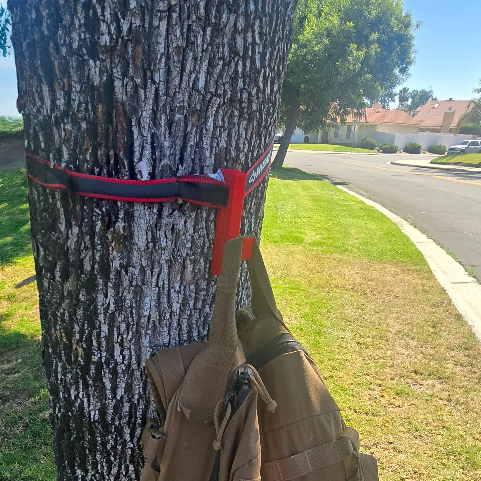 Side view of number 1 hook with pack.jpg
