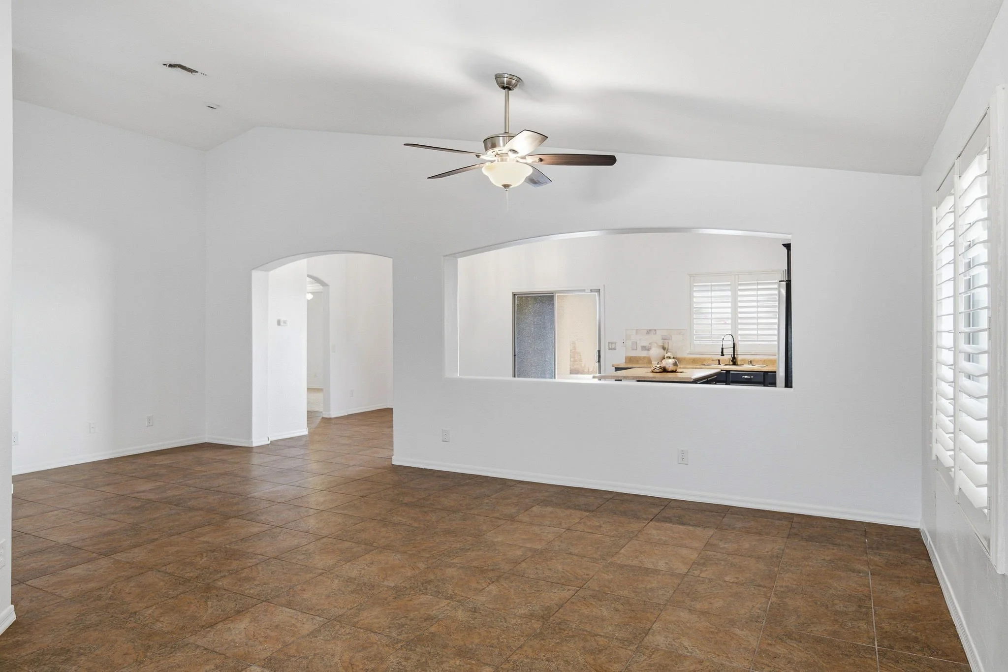 6-web-or-mls-43588 W Blazen Trail-105.jpg