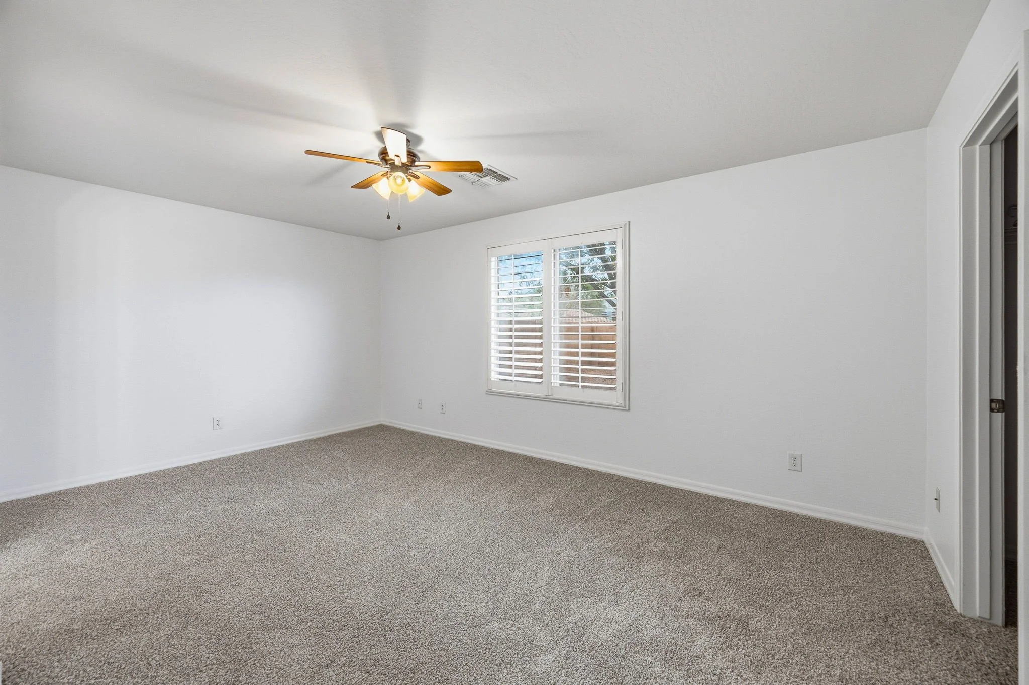 15-web-or-mls-43588 W Blazen Trail-114.jpg