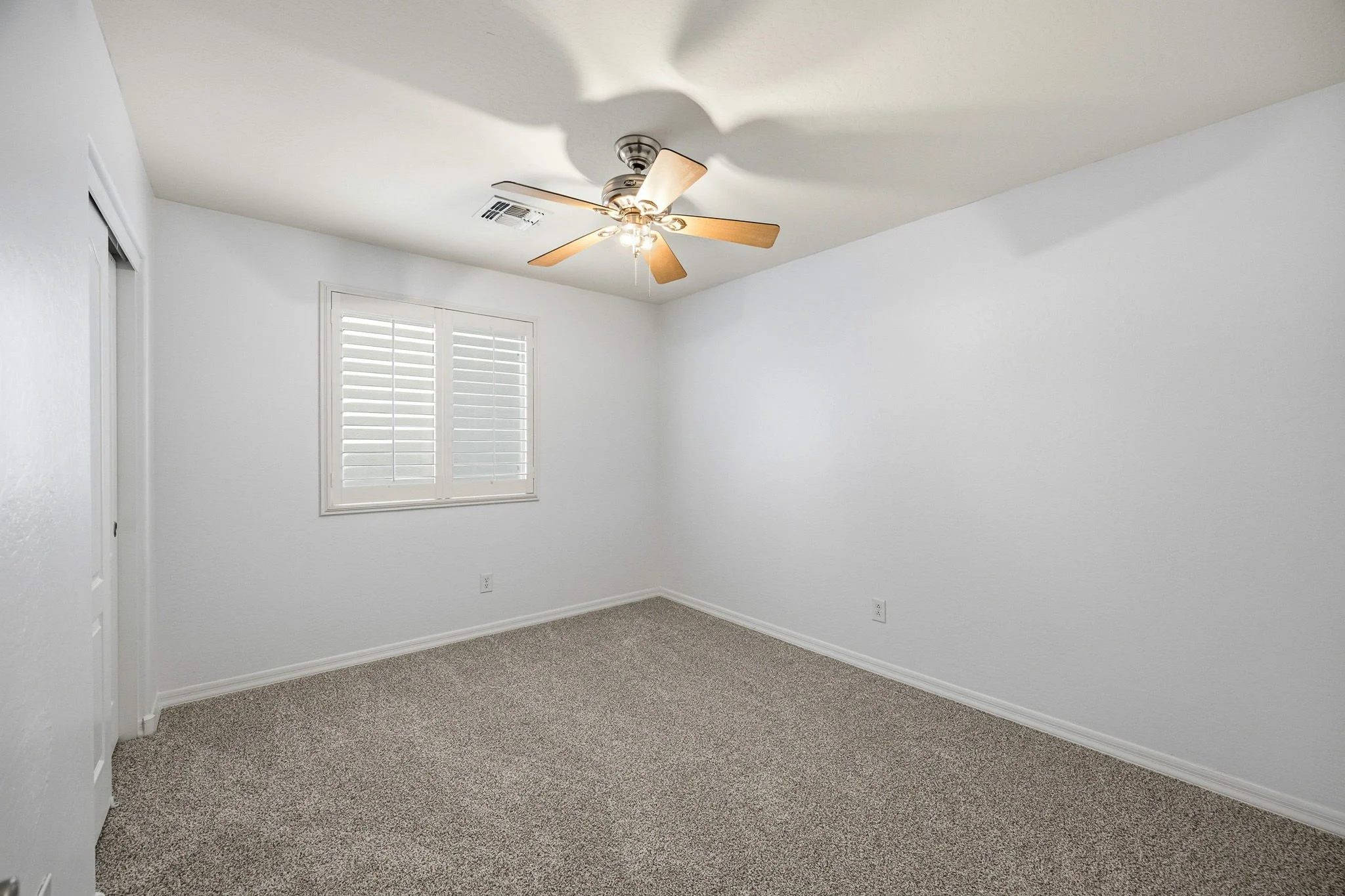 21-web-or-mls-43588 W Blazen Trail-120.jpg