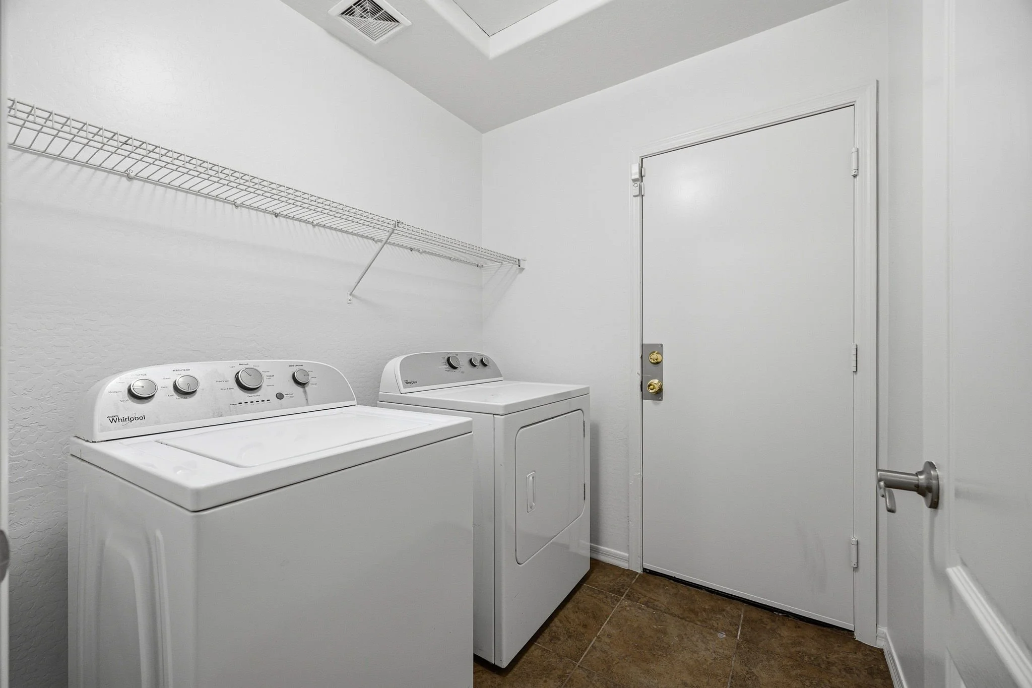 24-web-or-mls-43588 W Blazen Trail-123.jpg