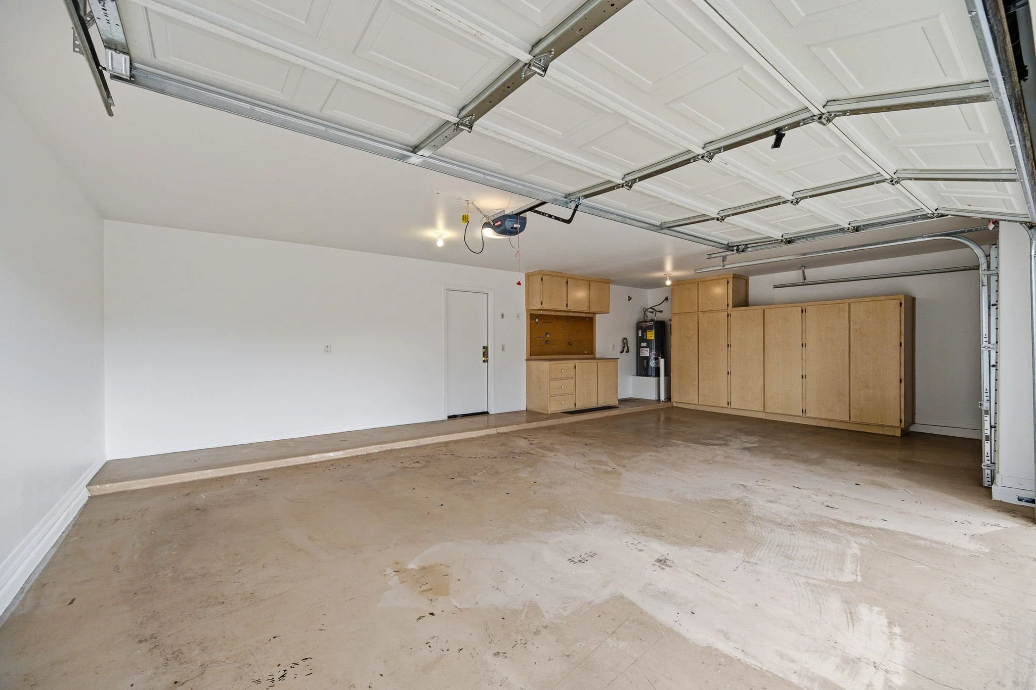 26-web-or-mls-43588 W Blazen Trail-125.jpg