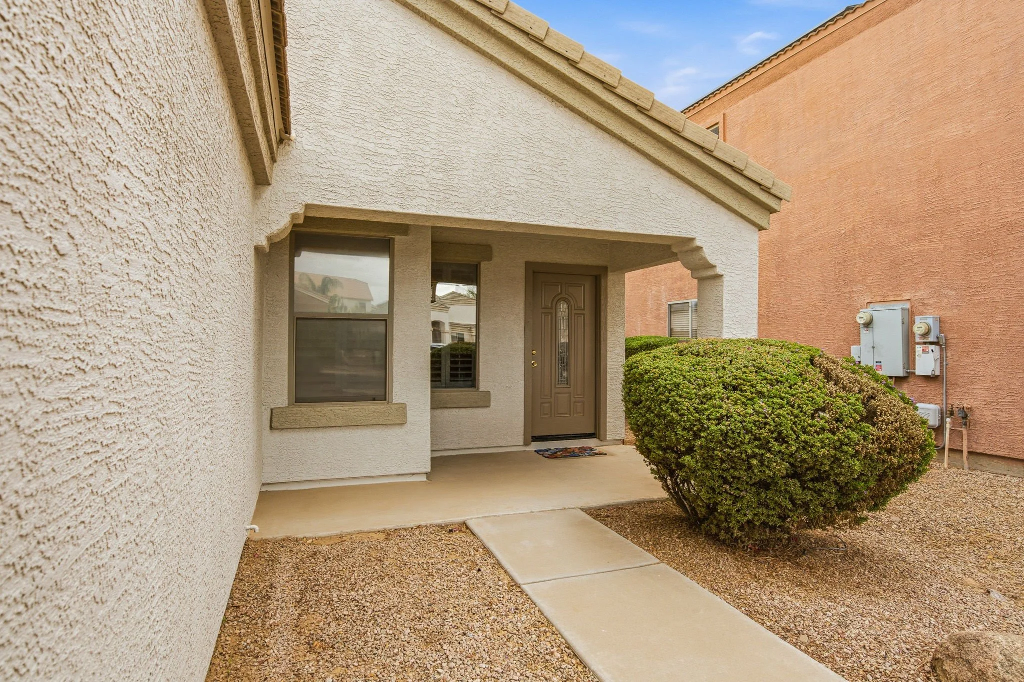 4-web-or-mls-43588 W Blazen Trail-103.jpg