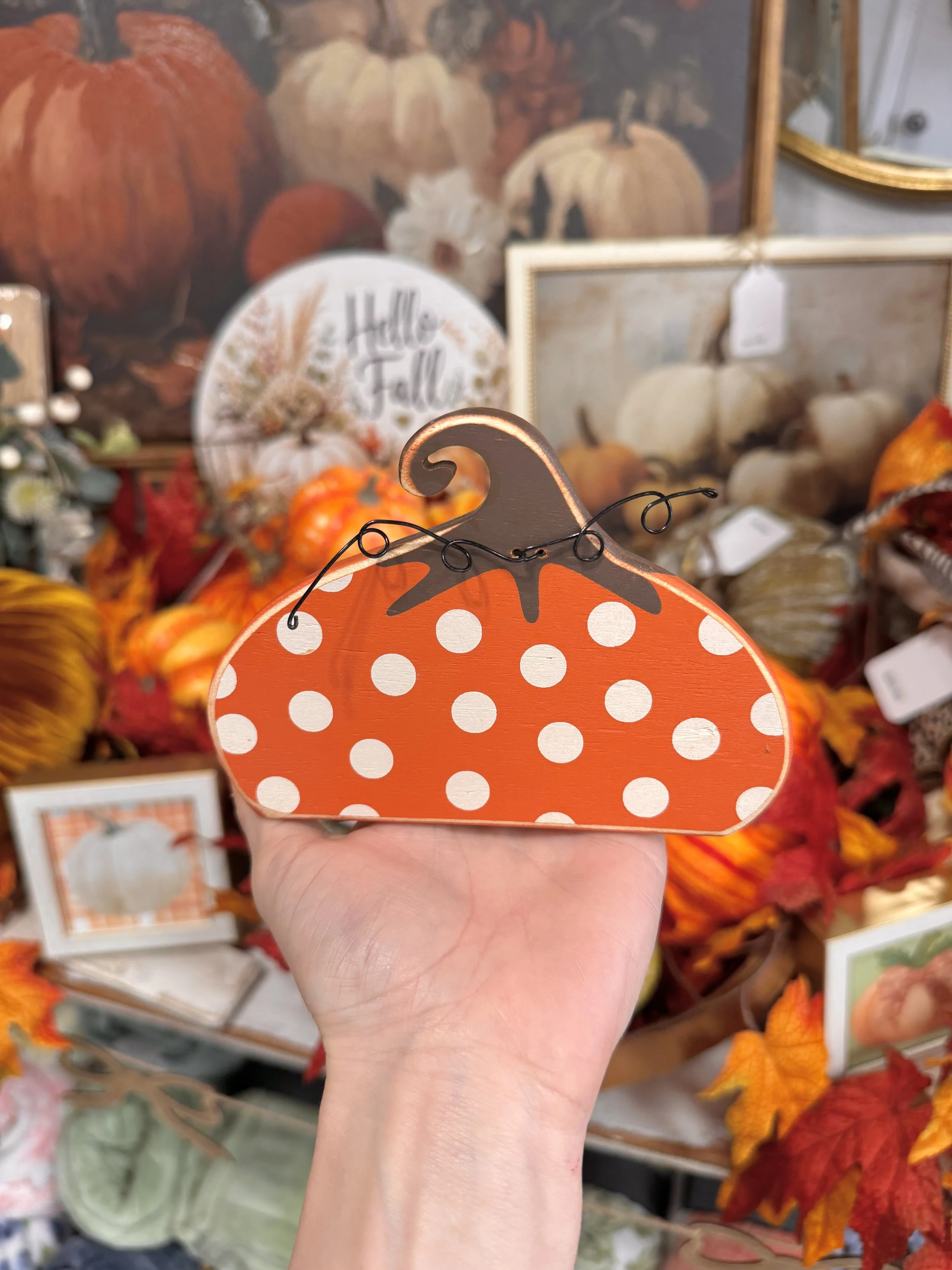 Dot Stand-Up Pumpkin