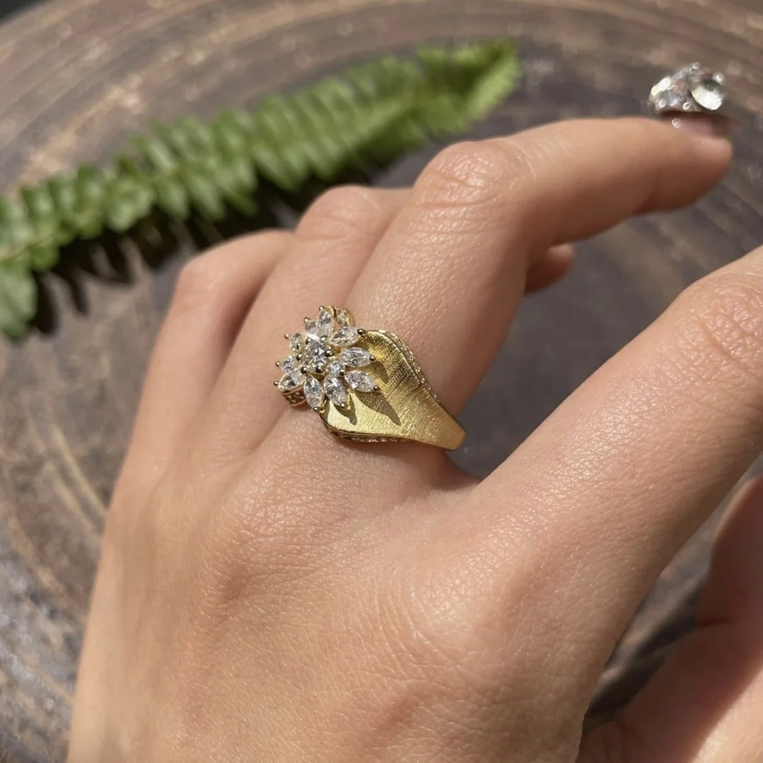 10k Gold Cubic Zirconia Flower Ring – Elegant Fine Jewelry
