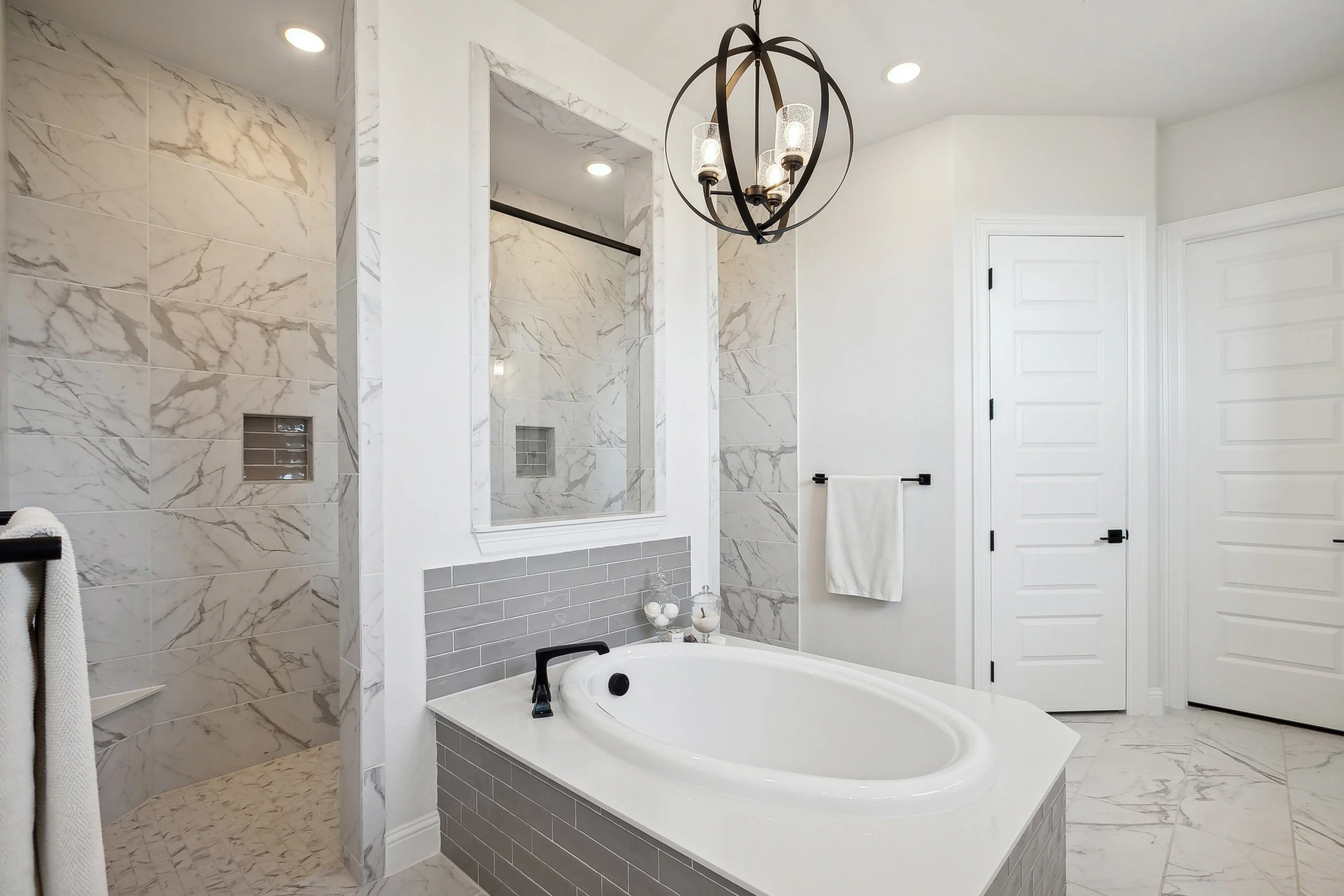 Bathroom 4.jpg