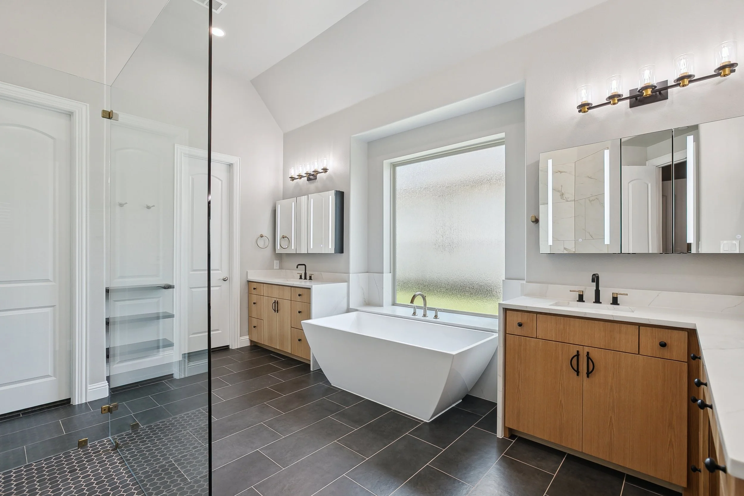 Bathroom 3.jpg