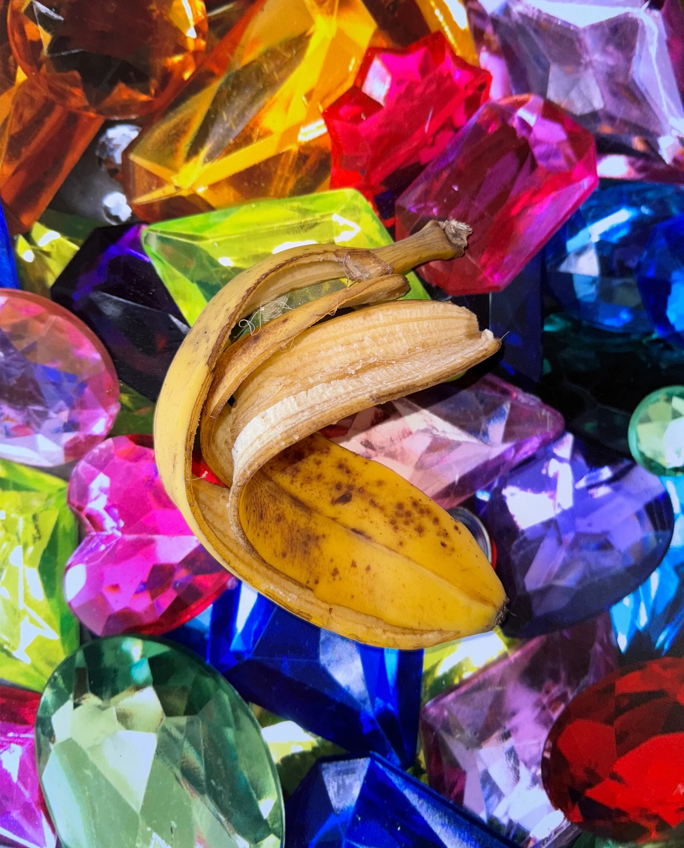 Are you depressed or do you just need to listen to 1 of your top 5 favorite rap albums? It&rsquo;s cool if the answer is both 🧸

1. &ldquo;Peel&rdquo; 45 x 36 in. archrival pigment print, 2025, edition of 3 
2.  Being gay at Nieman&rsquo;s for lunch