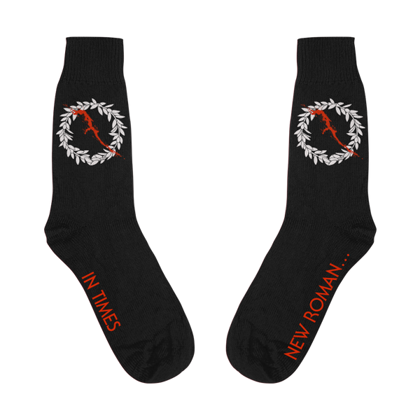 01 JAN InTimesNewRomanWreathBlackSocks_January.png