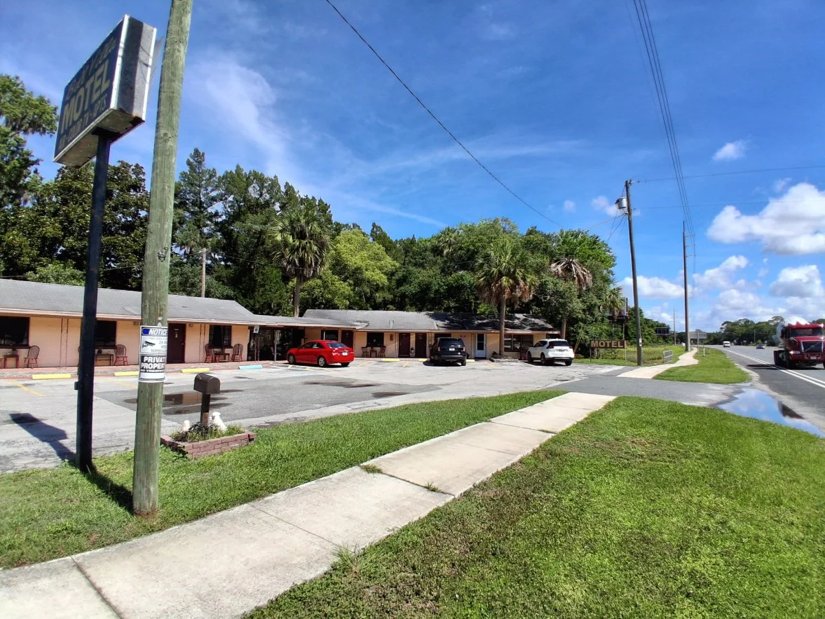 Bell Villa Motel parking lot