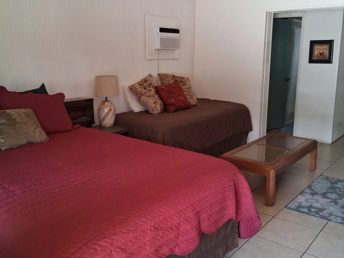 Bell Villa Motel standard room interior