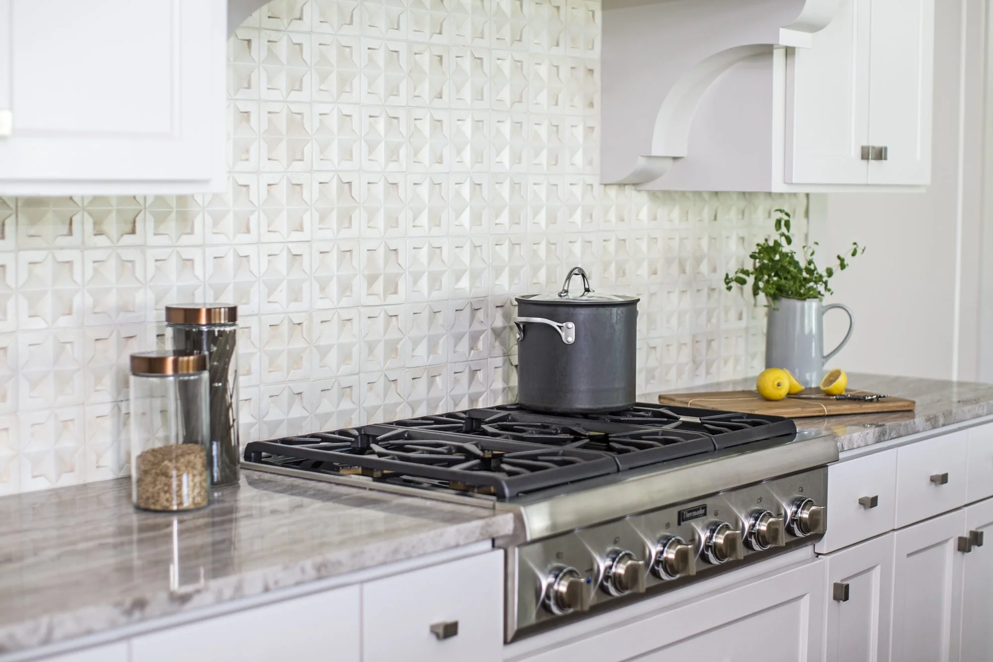 luxury-kitchen-thermador-range-sculptural-tile-backsplash.jpg