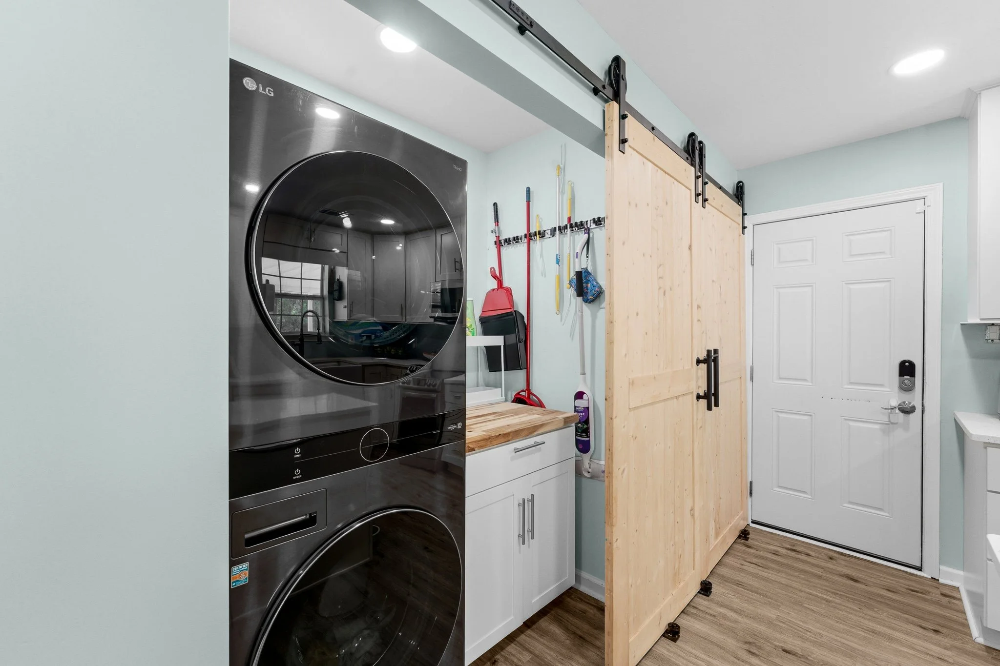 140 HUGER ST-34.jpg