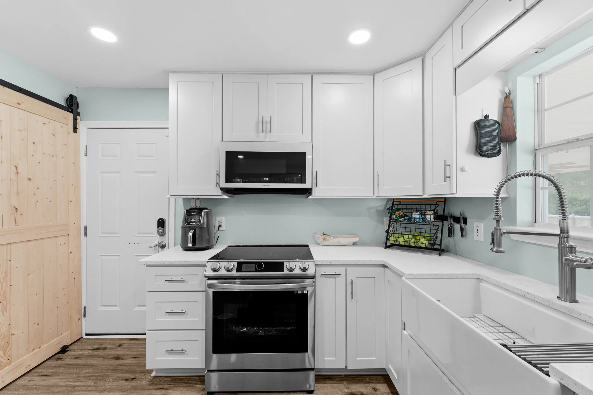 140 HUGER ST-32.jpg