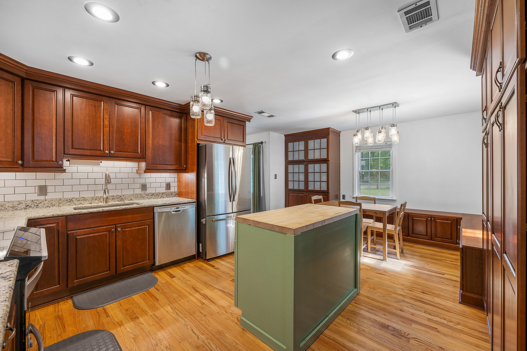 229 GOLDEN RD-25.jpg