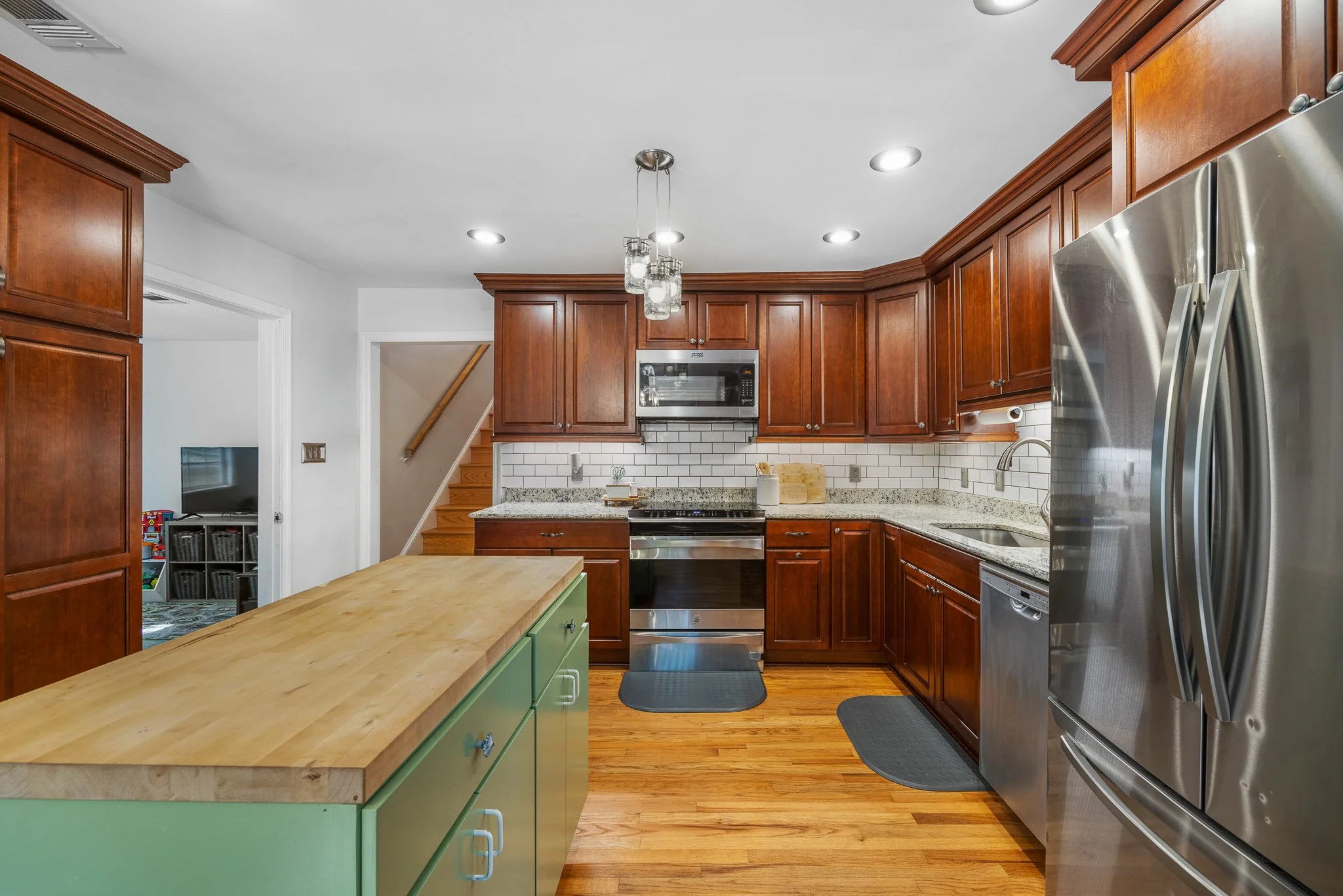 229 GOLDEN RD-26.jpg