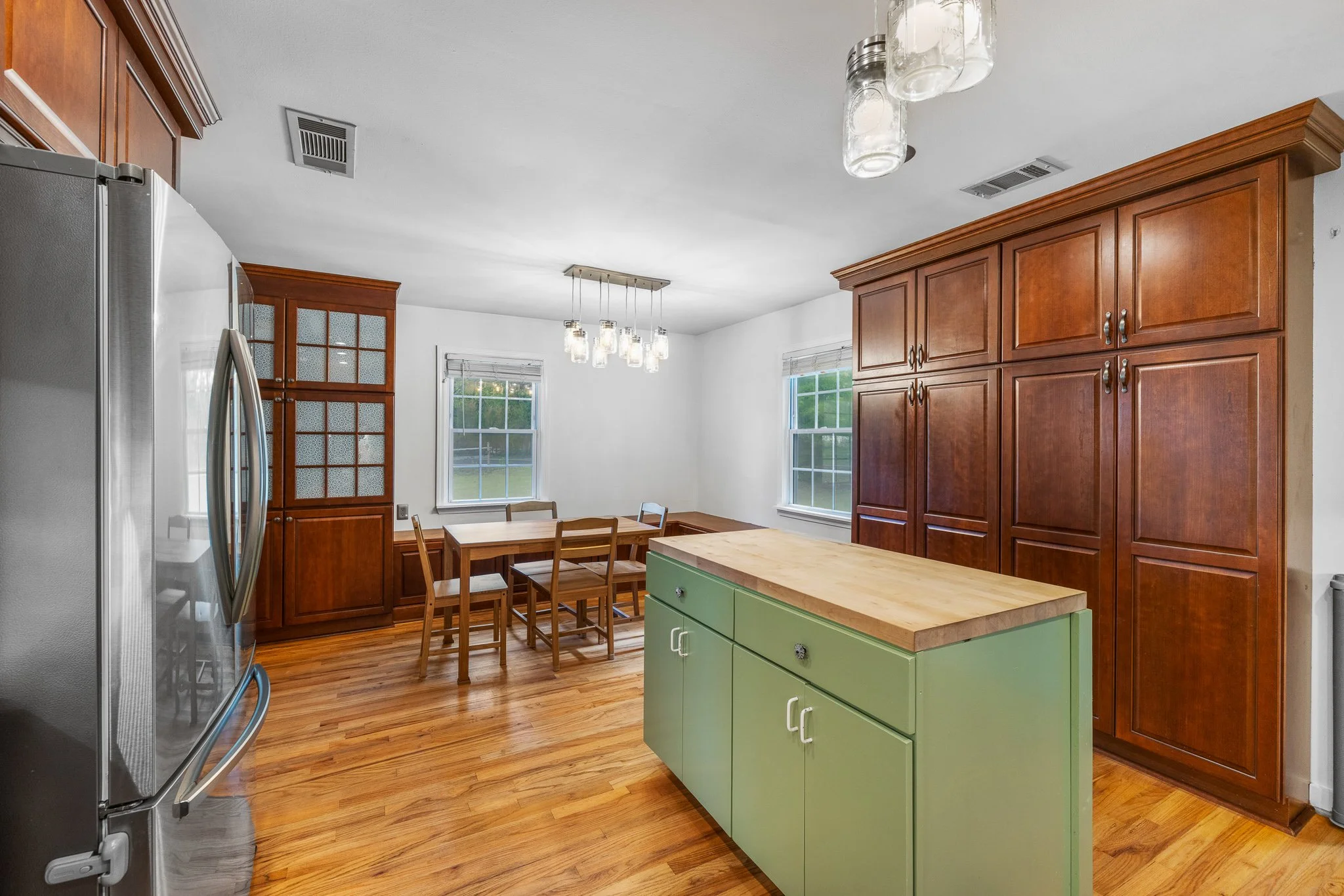 229 GOLDEN RD-27.jpg