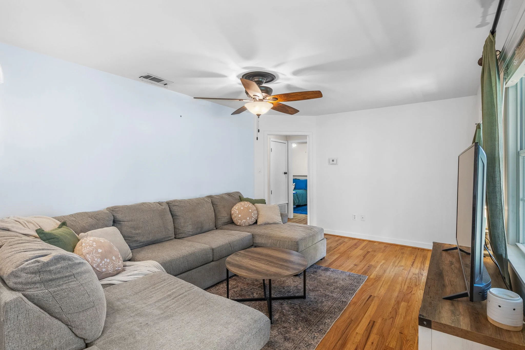 229 GOLDEN RD-32.jpg