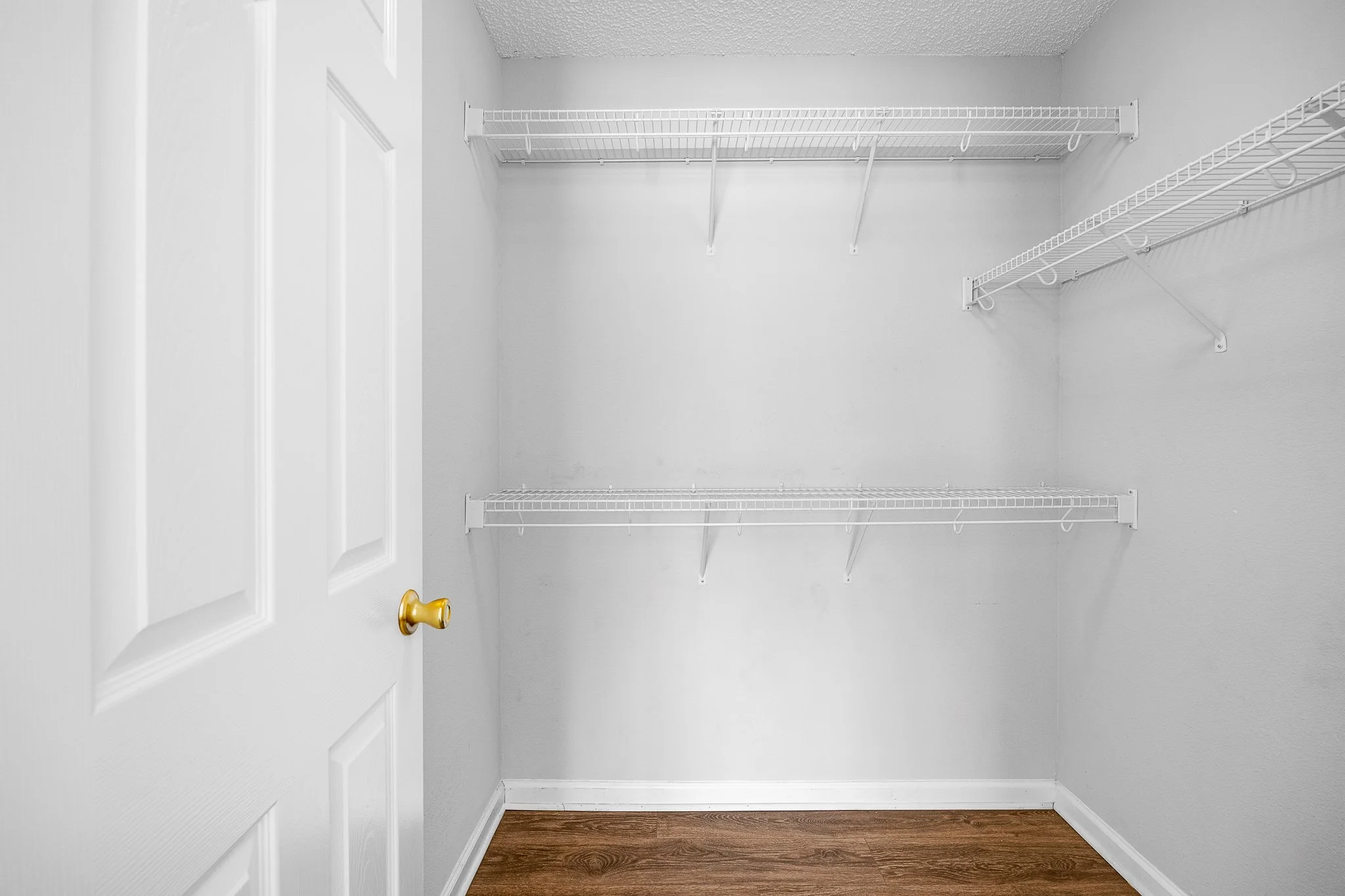 8 FALKLAND AVE-25.jpg