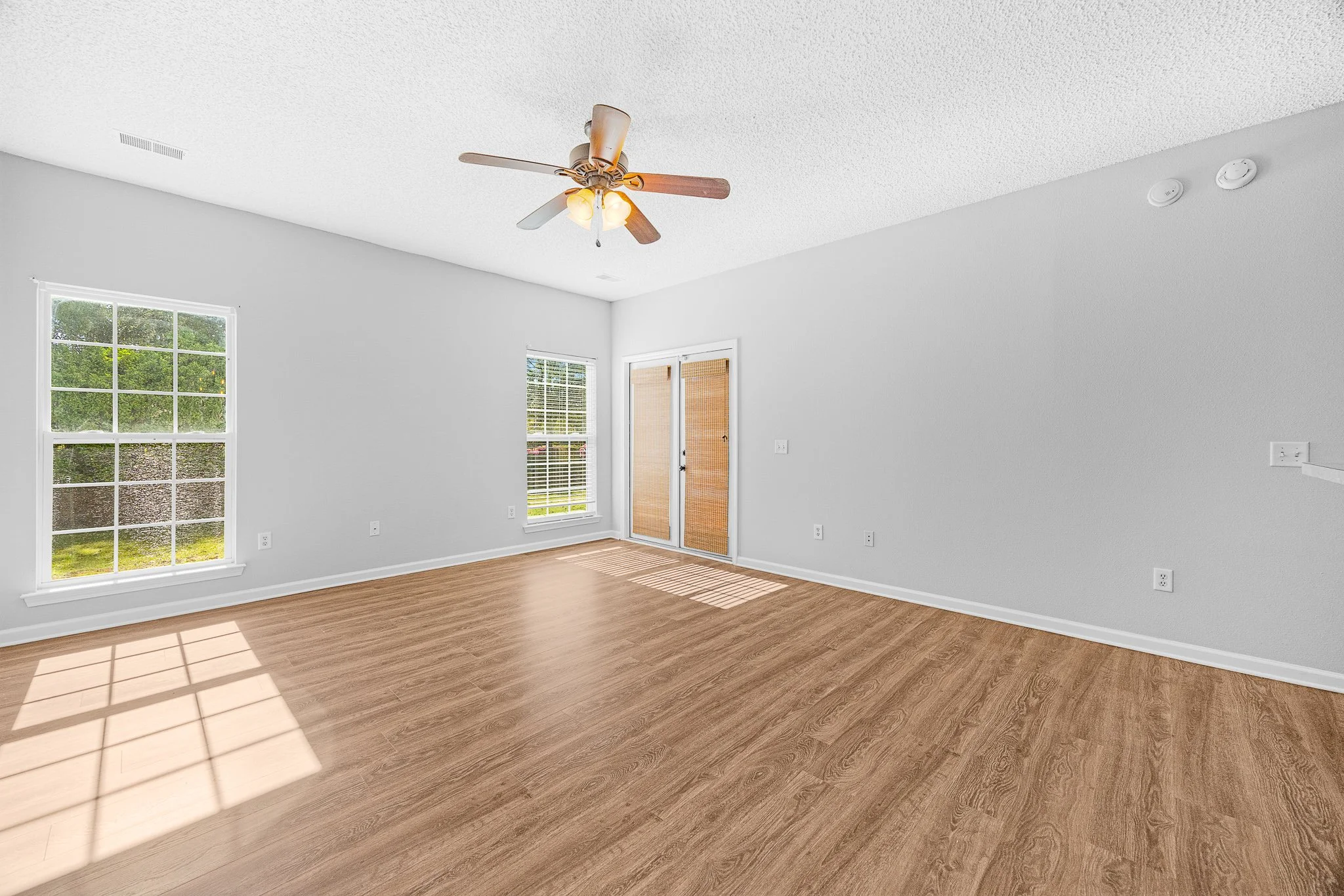 8 FALKLAND AVE-15.jpg