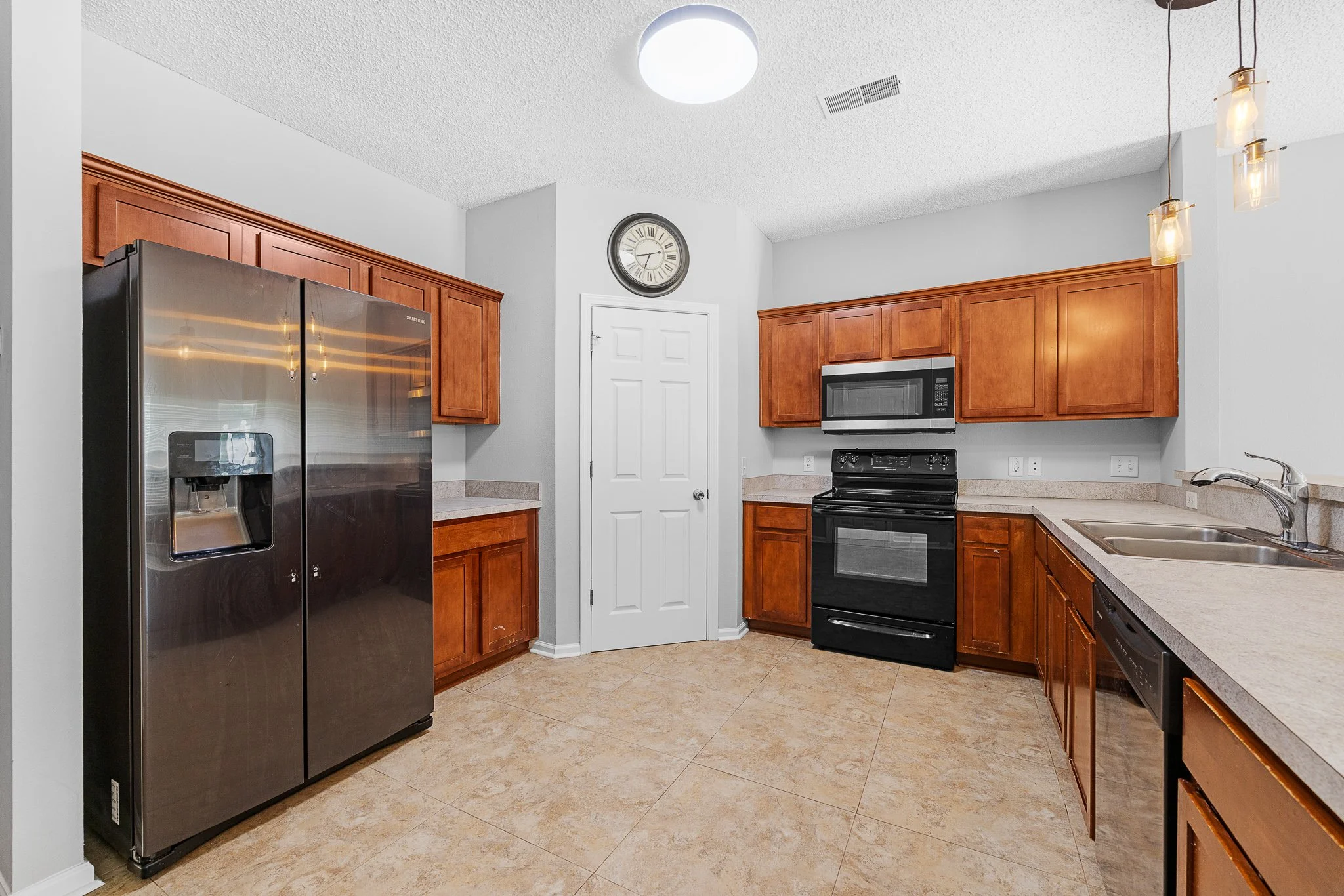 8 FALKLAND AVE-11.jpg