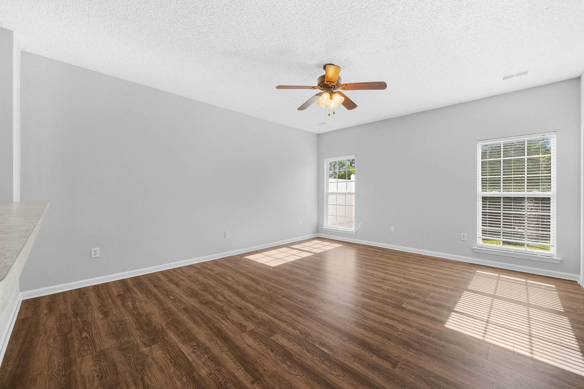 8 FALKLAND AVE-13.jpg