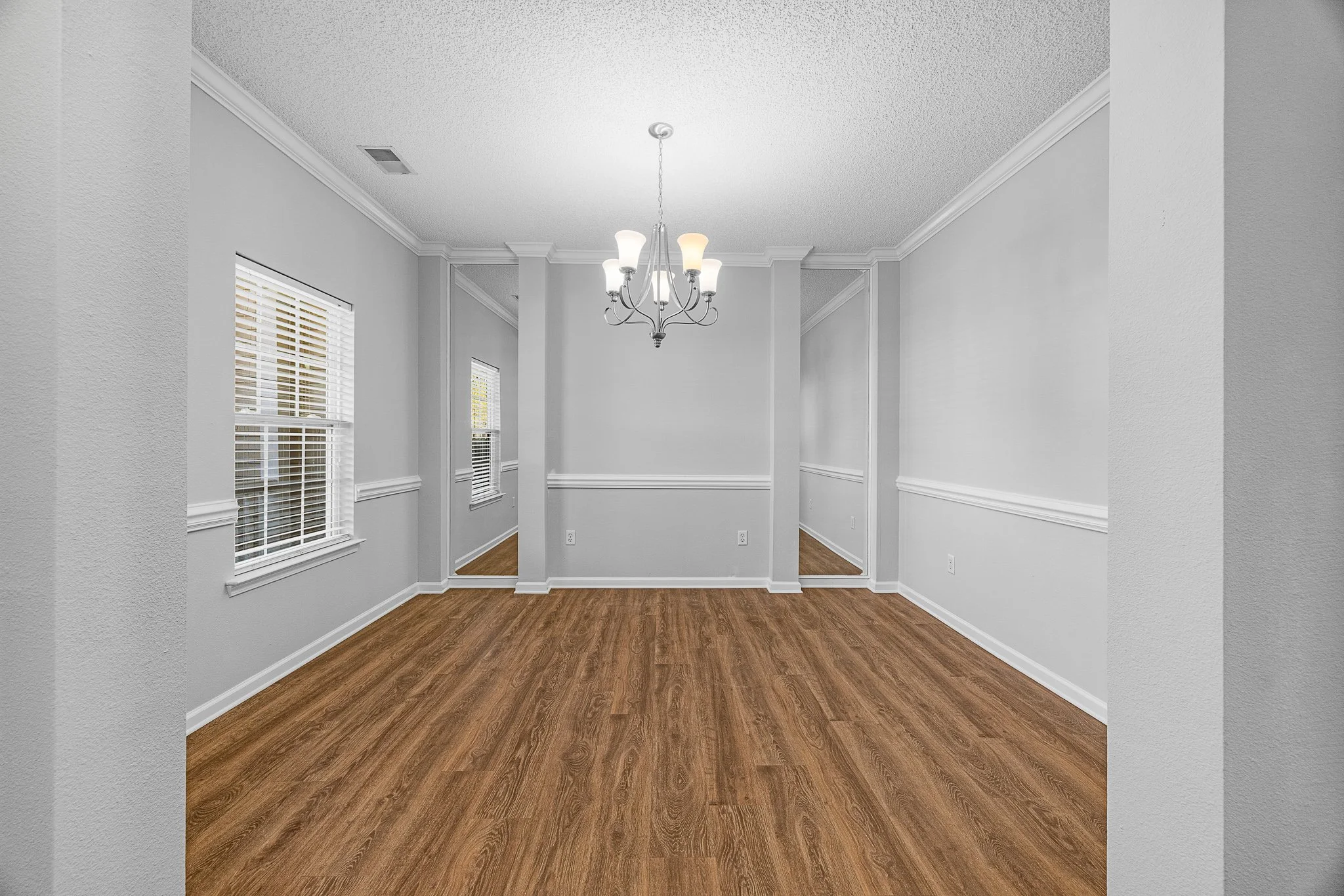 8 FALKLAND AVE-2.jpg