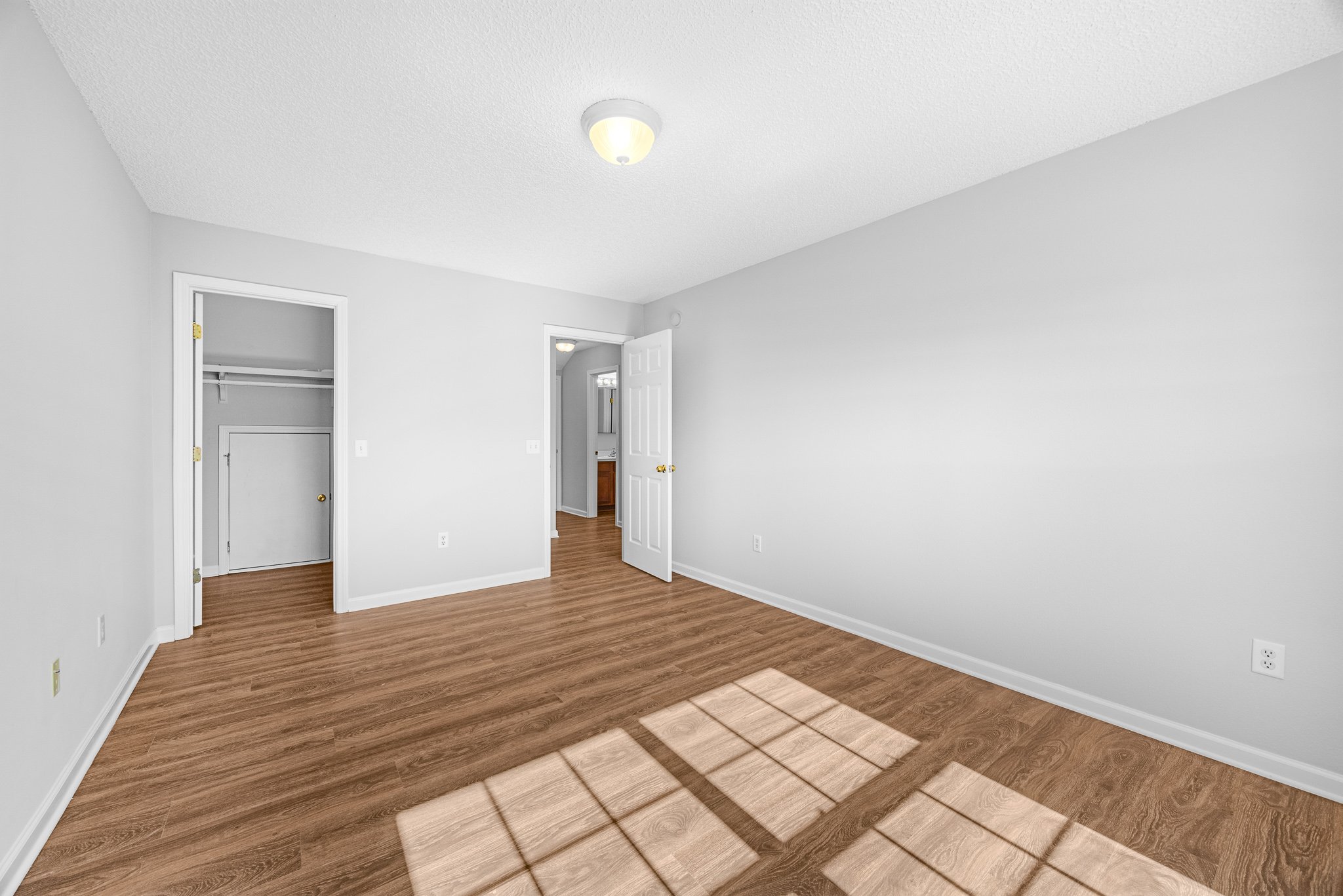 8 FALKLAND AVE-29.jpg