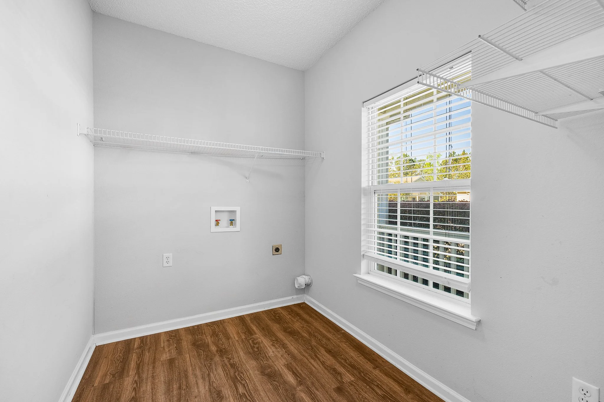 8 FALKLAND AVE-6.jpg