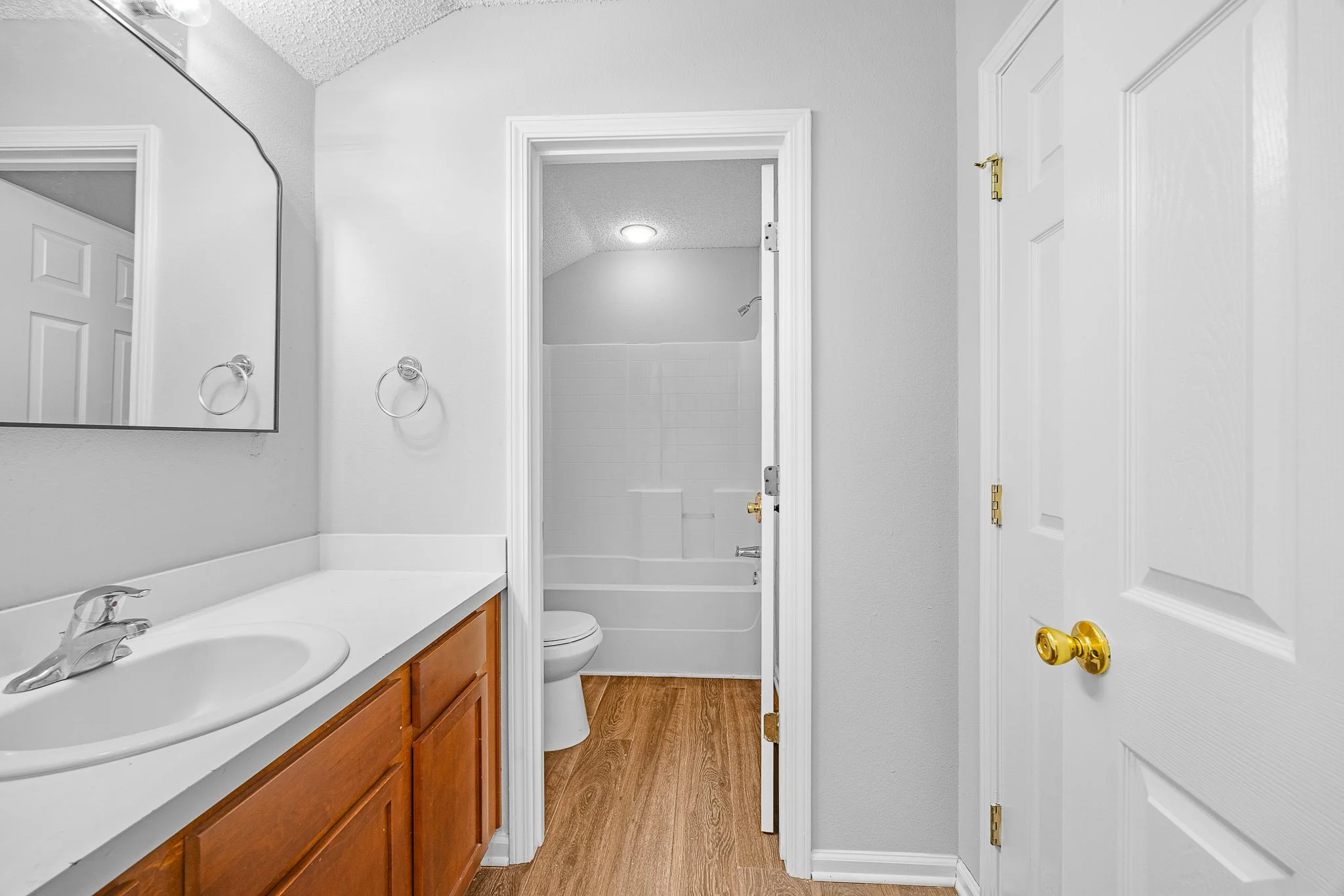 8 FALKLAND AVE-22.jpg