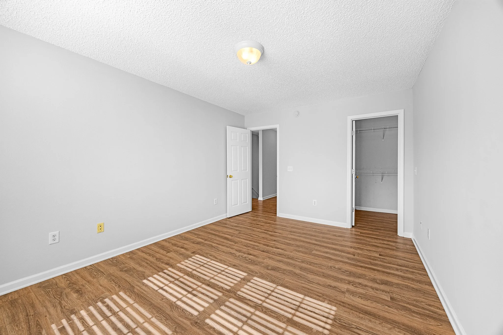 8 FALKLAND AVE-24.jpg