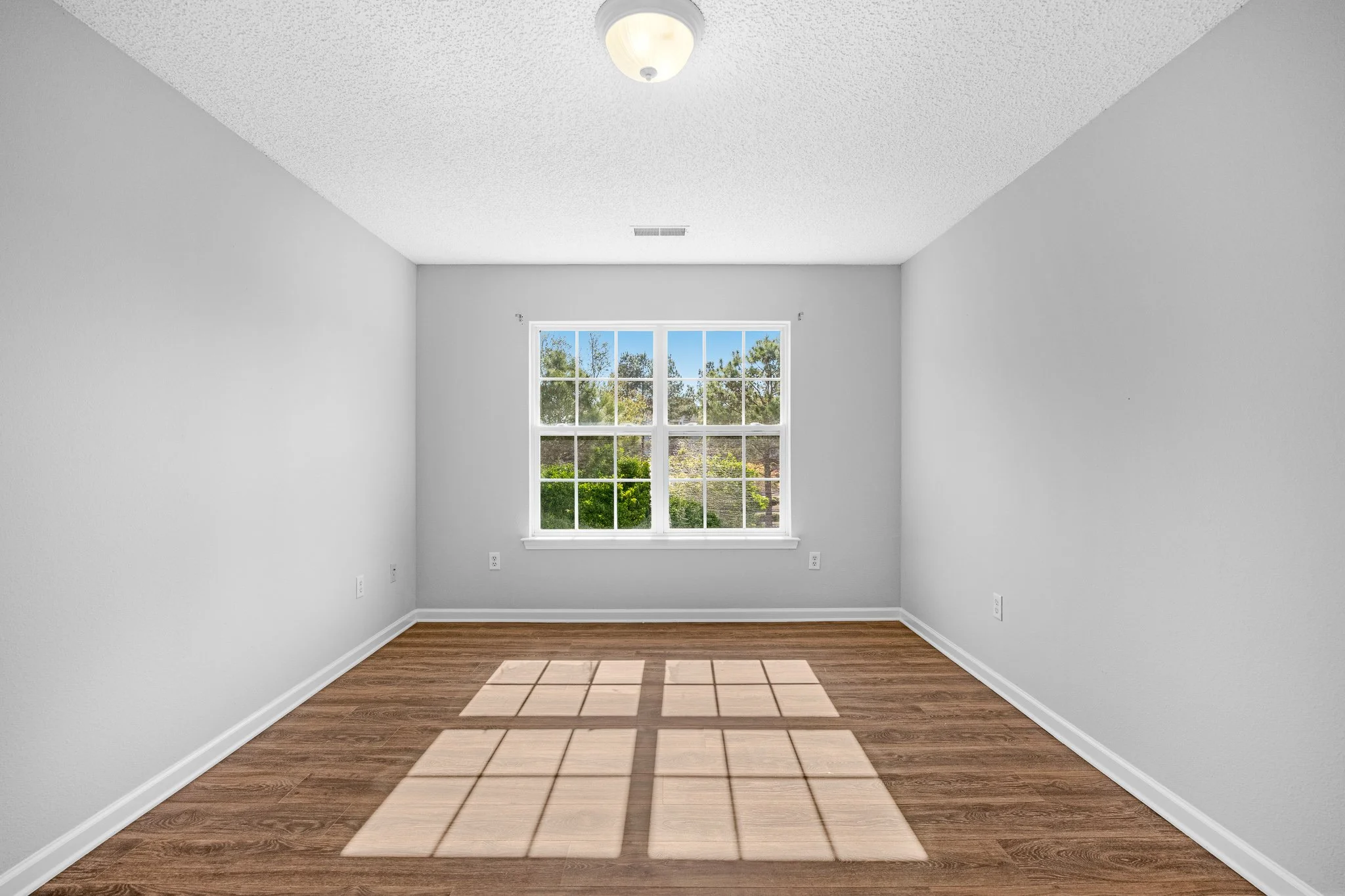 8 FALKLAND AVE-27.jpg