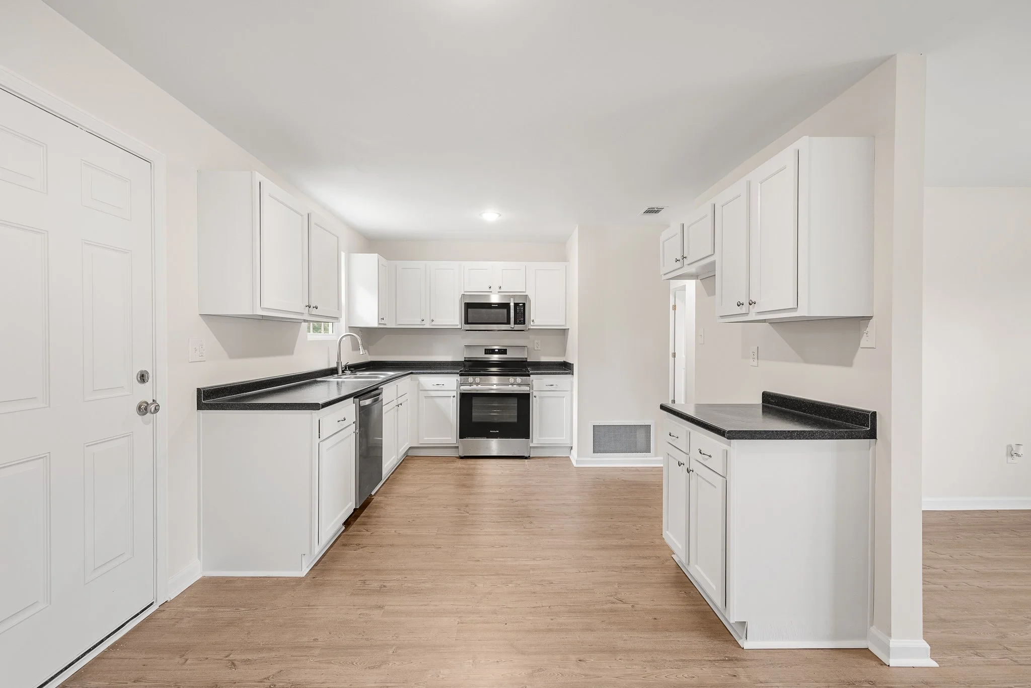 117 NEW STILWELL RD-9.jpg