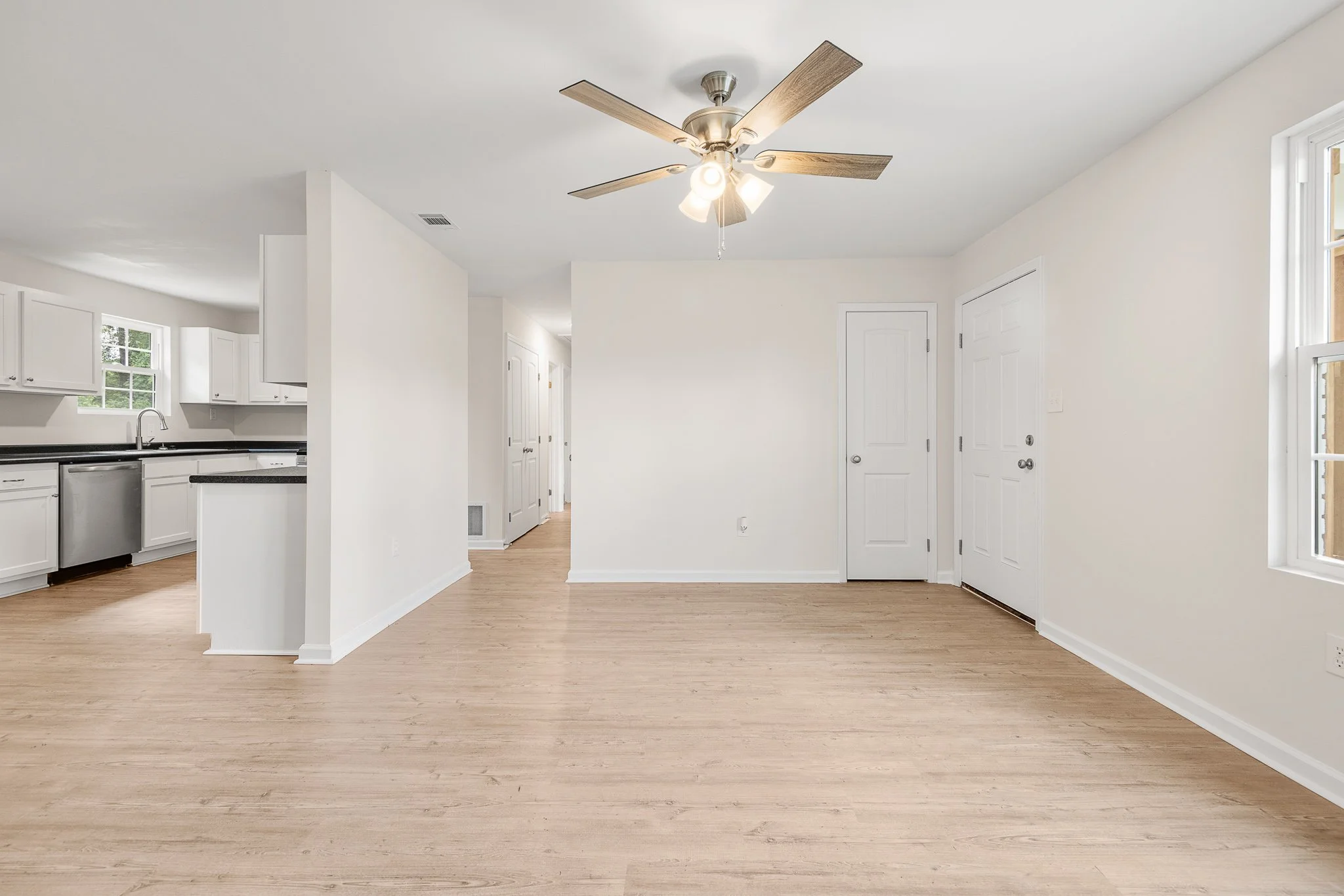 117 NEW STILWELL RD-8.jpg