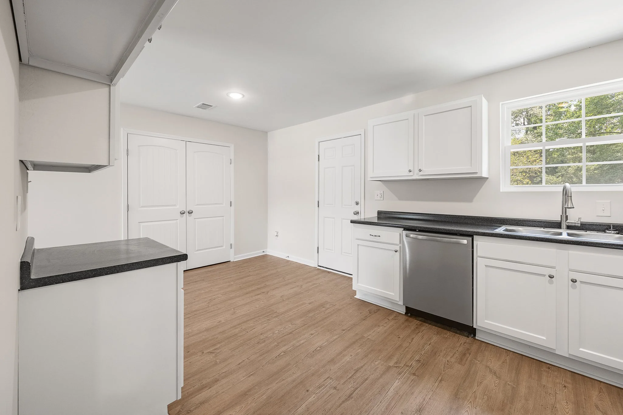 117 NEW STILWELL RD-15.jpg
