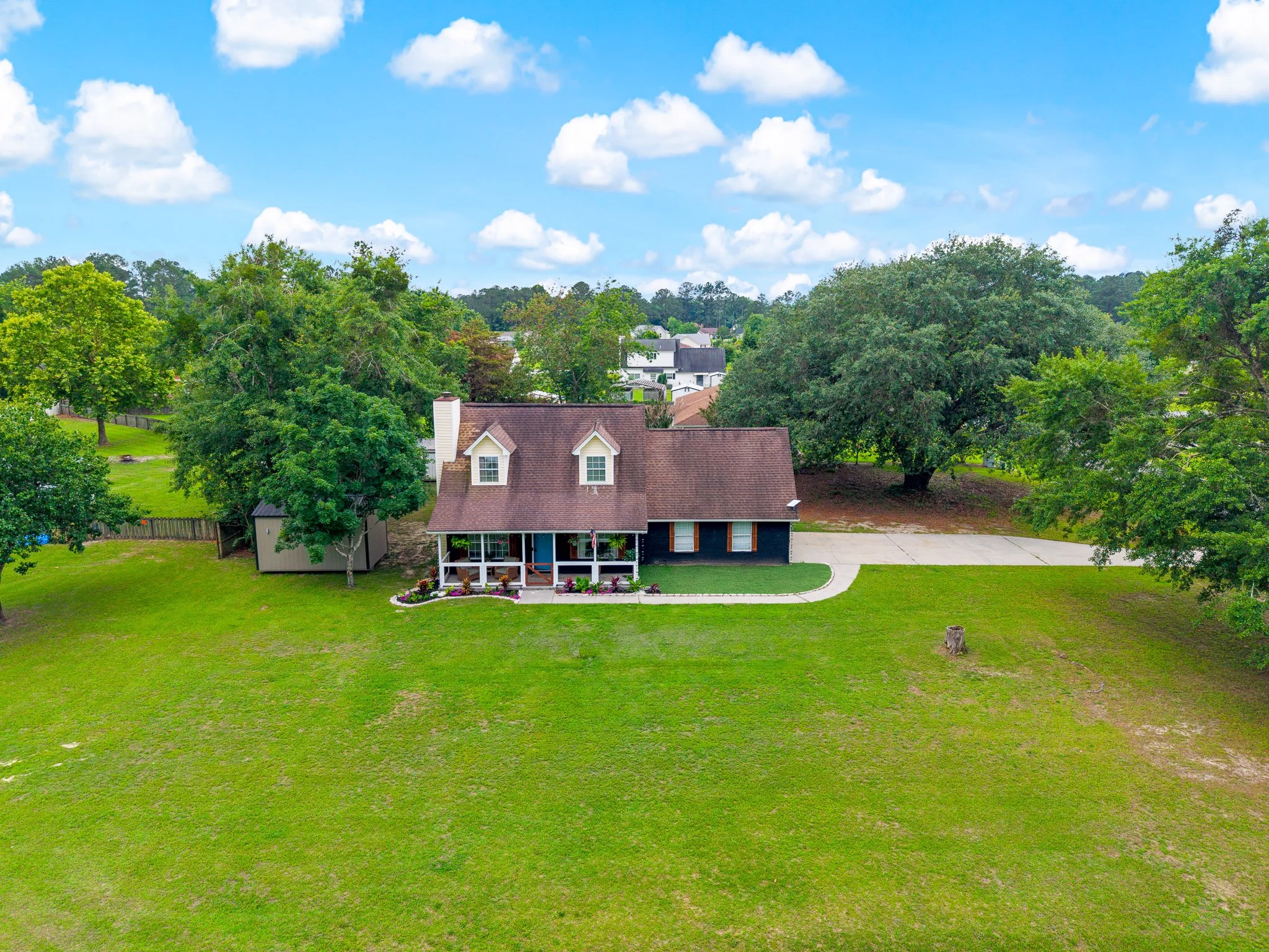 100 LIVE OAK CIR-1.jpg