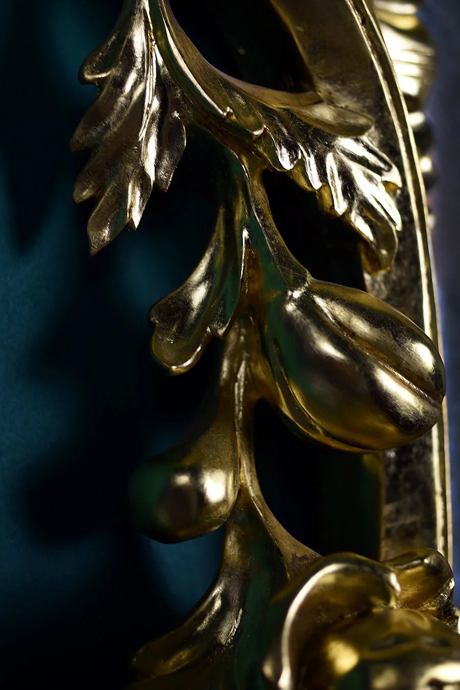 rococo-gilded-wood-carved-mirror-by-anastasya-martynova-detail-left.jpg