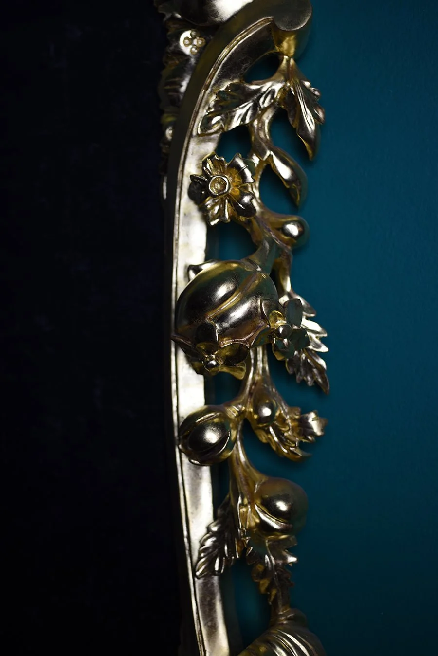 rococo-gilded-wood-carved-mirror-by-anastasya-martynova-detail-right-1.jpg