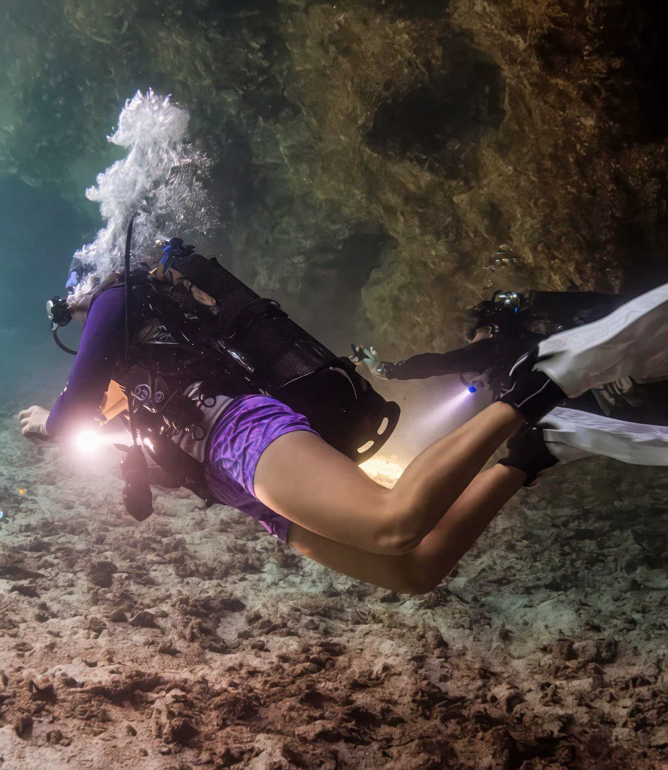 Avelo Cave Diving