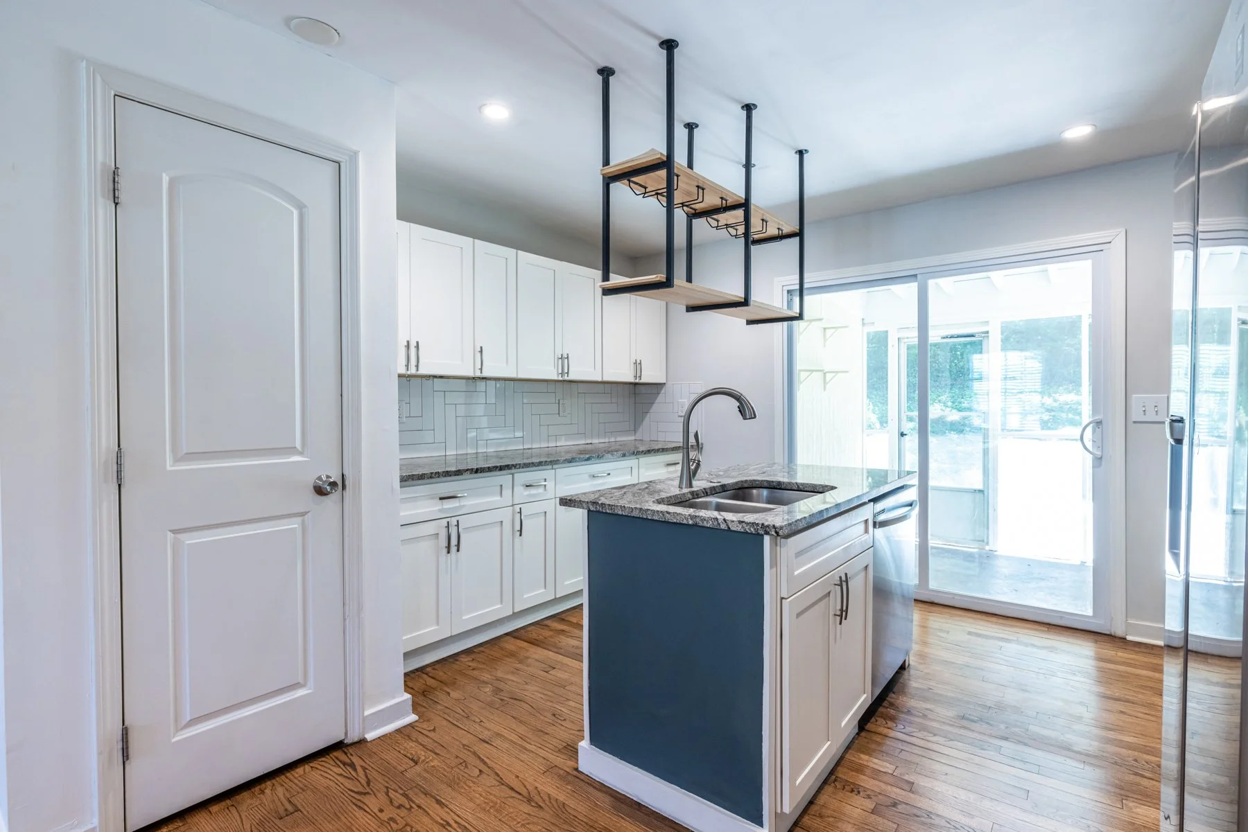 12 kitchen3.jpg