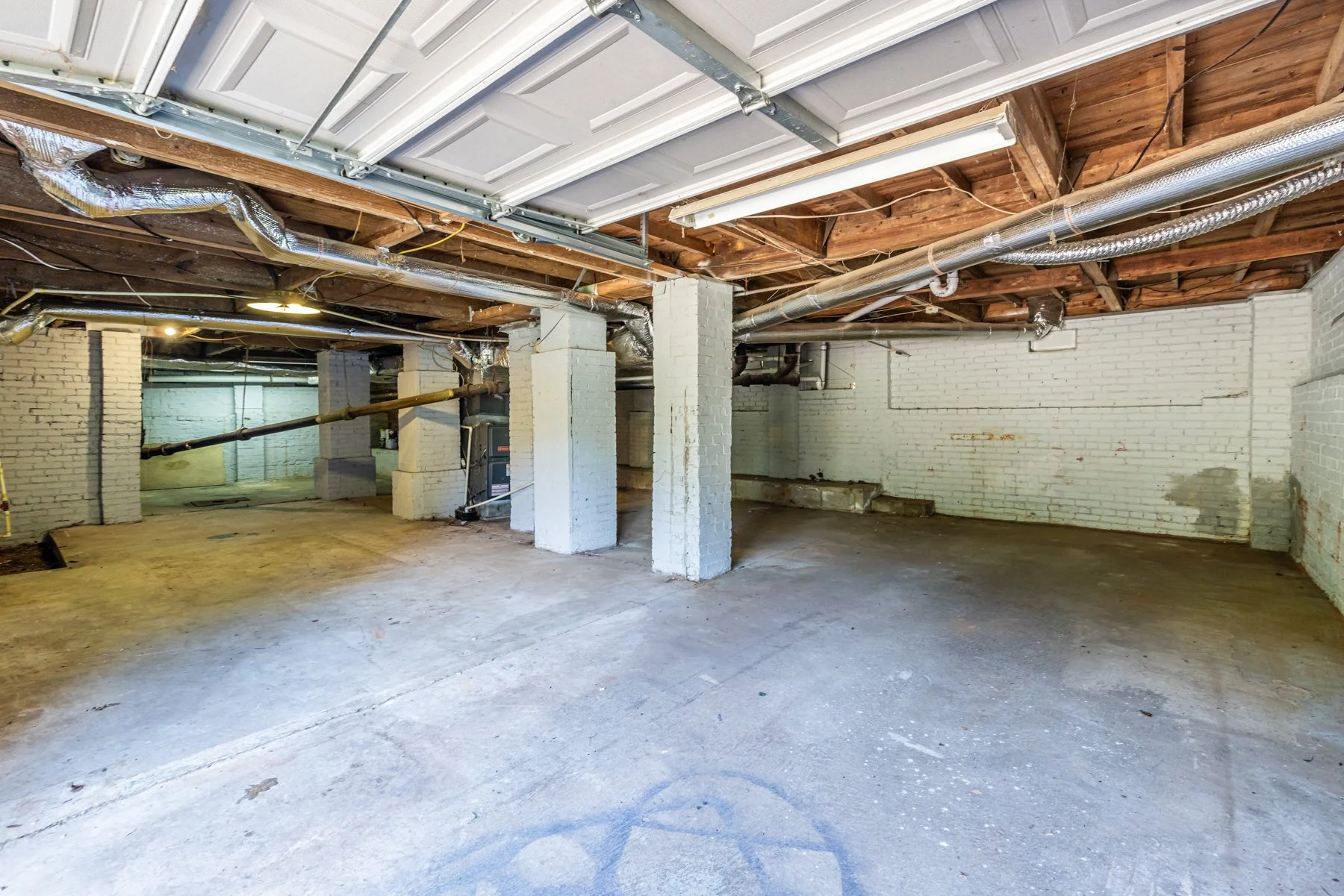 39 basement.jpg