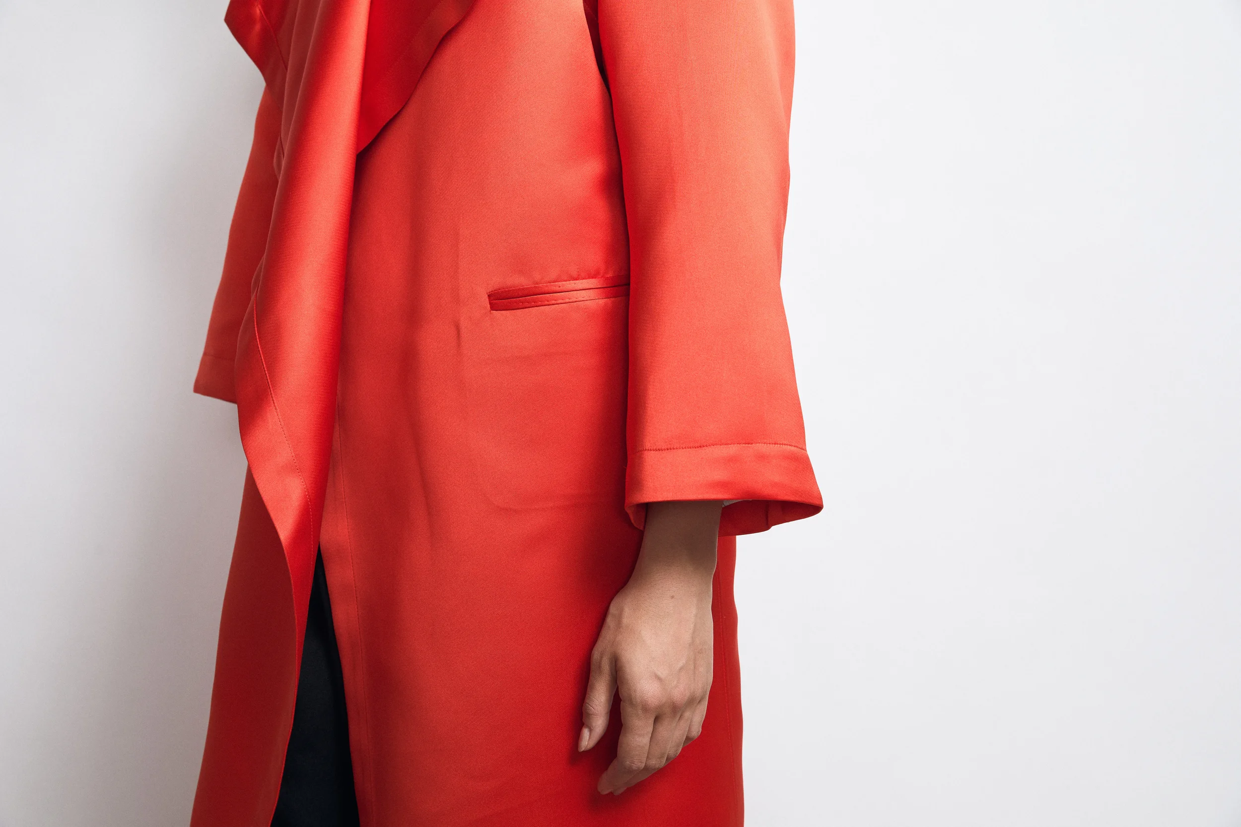 Long Edo Coat. Signature piece.
Available in different fabrics and colors, at open ateliers · Enquire →