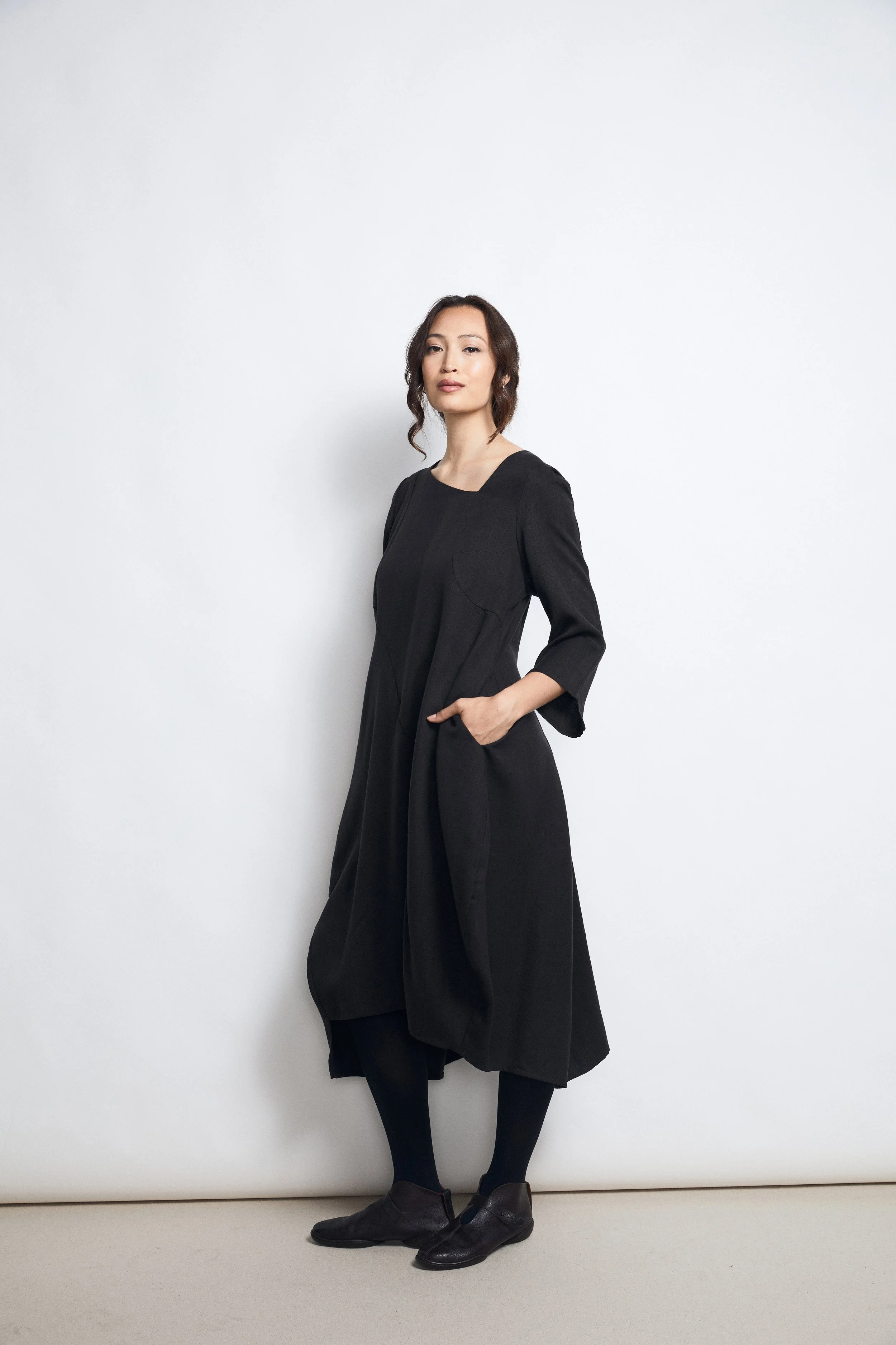 Phillipa Dress, flattering, roomy and bubbly, moves beautifully, sits perfectly. Hand-loom raw silk and linen. 
Available at open ateliers · Enquire →