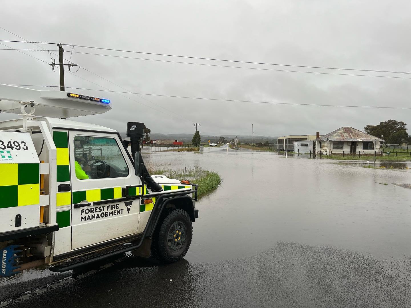 No fire, just floods. Recovery and preparation works have been priority. #floods #ballarat #midlands #delwp #cfa #cfavic #sandbagging #ffmv