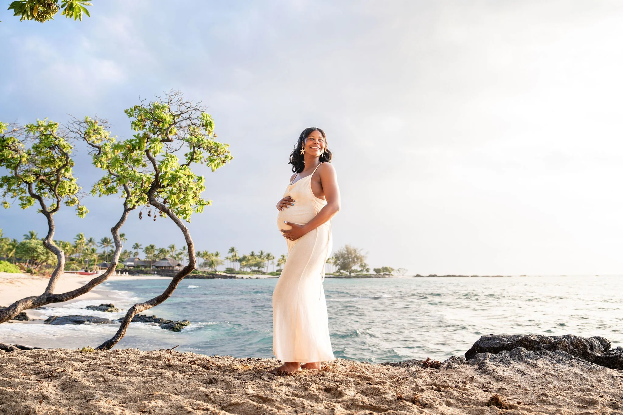 Maternity Photos at Kukiʻo Beach, Hawai’i