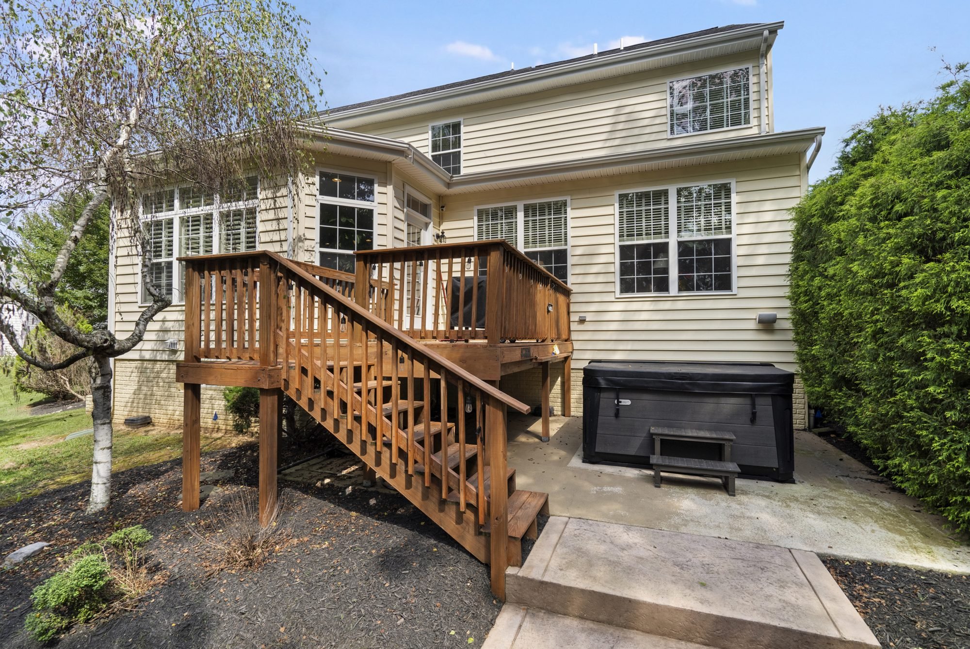 102-aquifer-13-deck-hot-tub.jpg