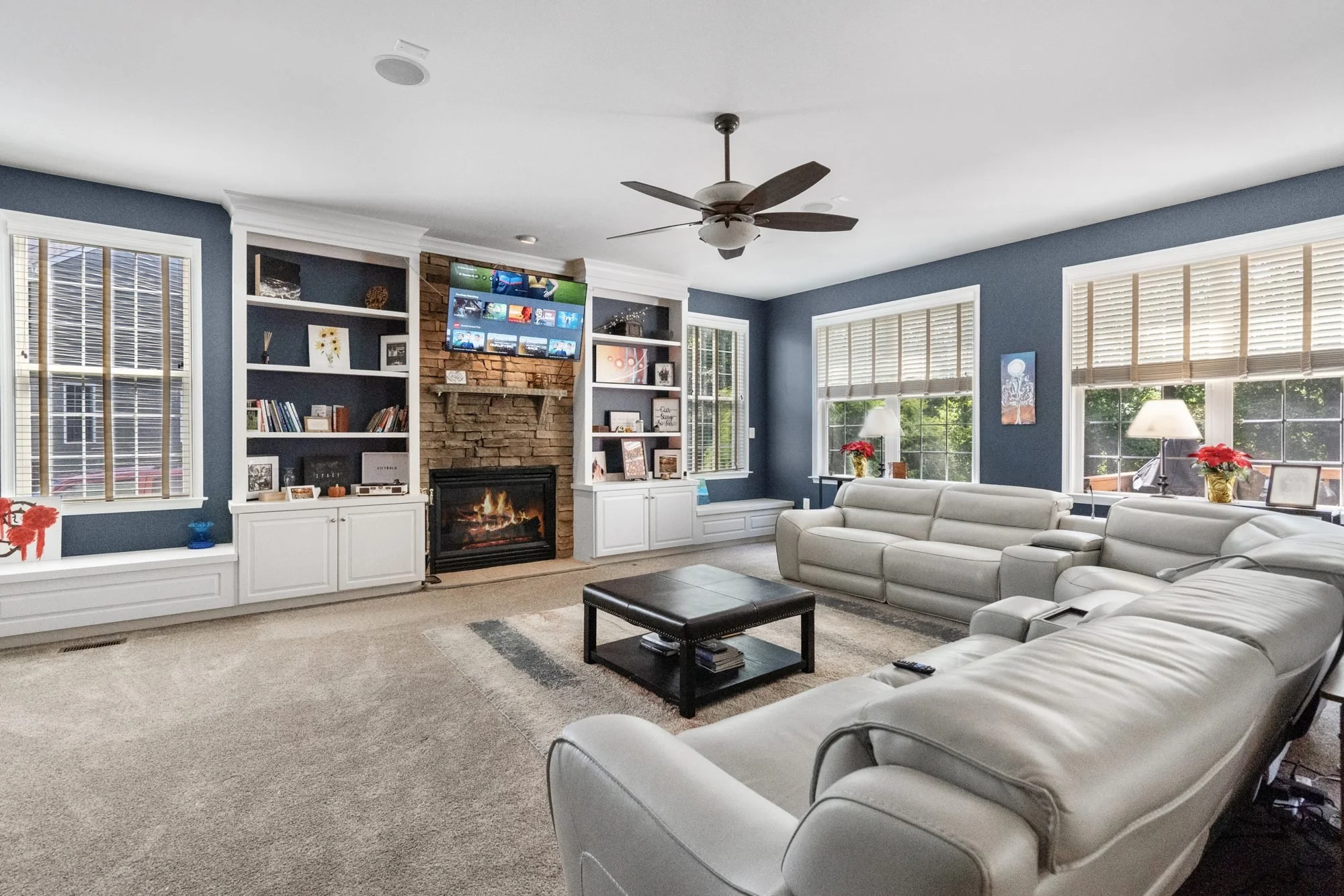 102-aquifer-07-family-room.jpg