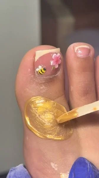 Toes Wax