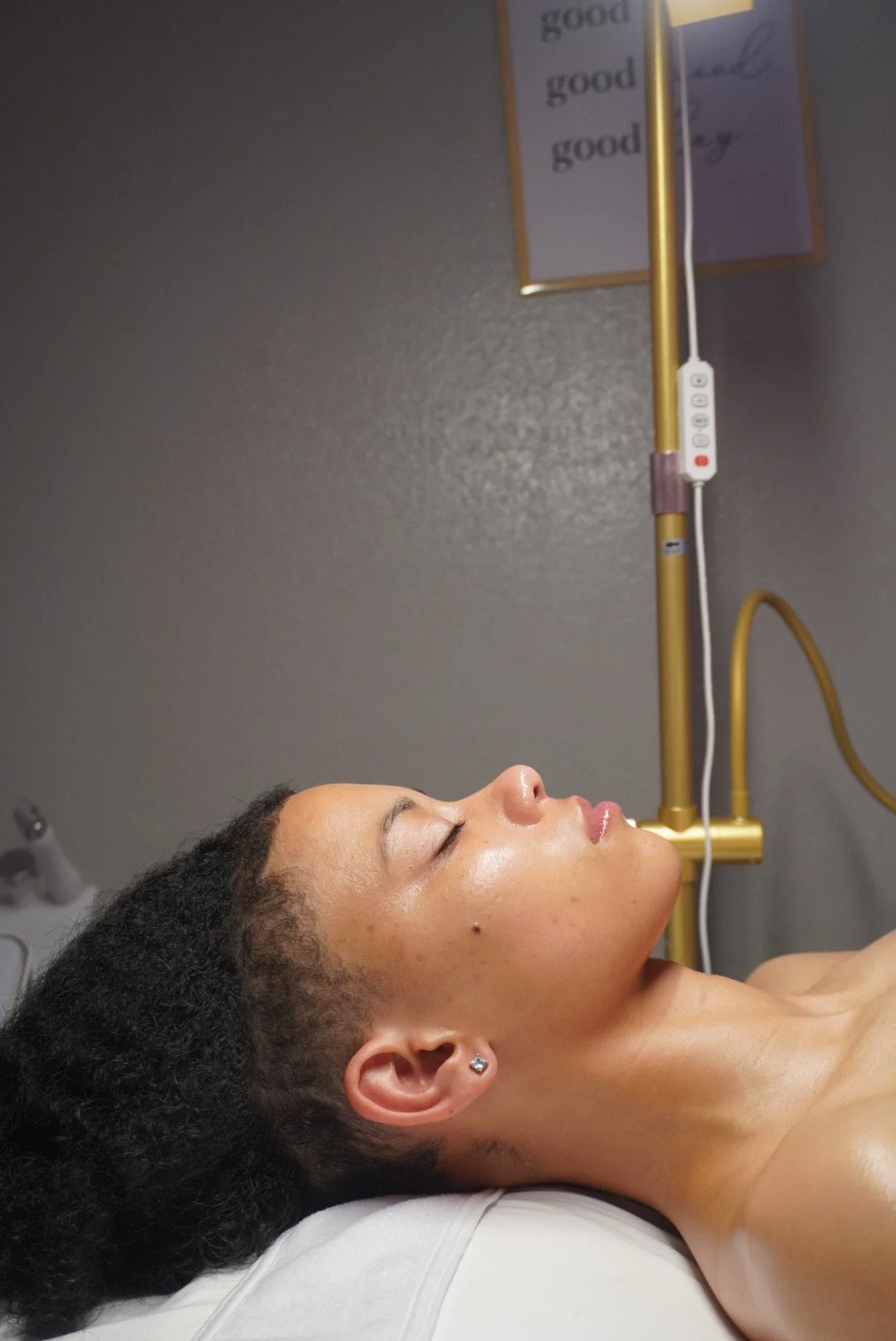 Yesi’s Deluxe Facial